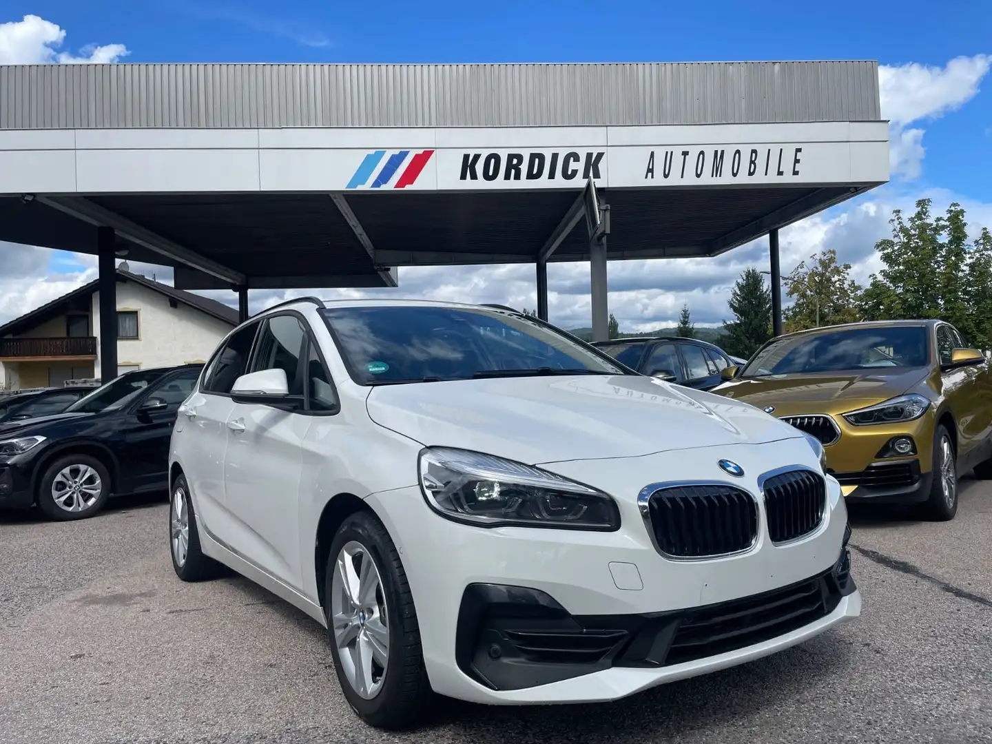 BMW 225 225xe ACTIVE TOURER "SPORT LINE"/NAVI/LED/CAM Weiß - 2