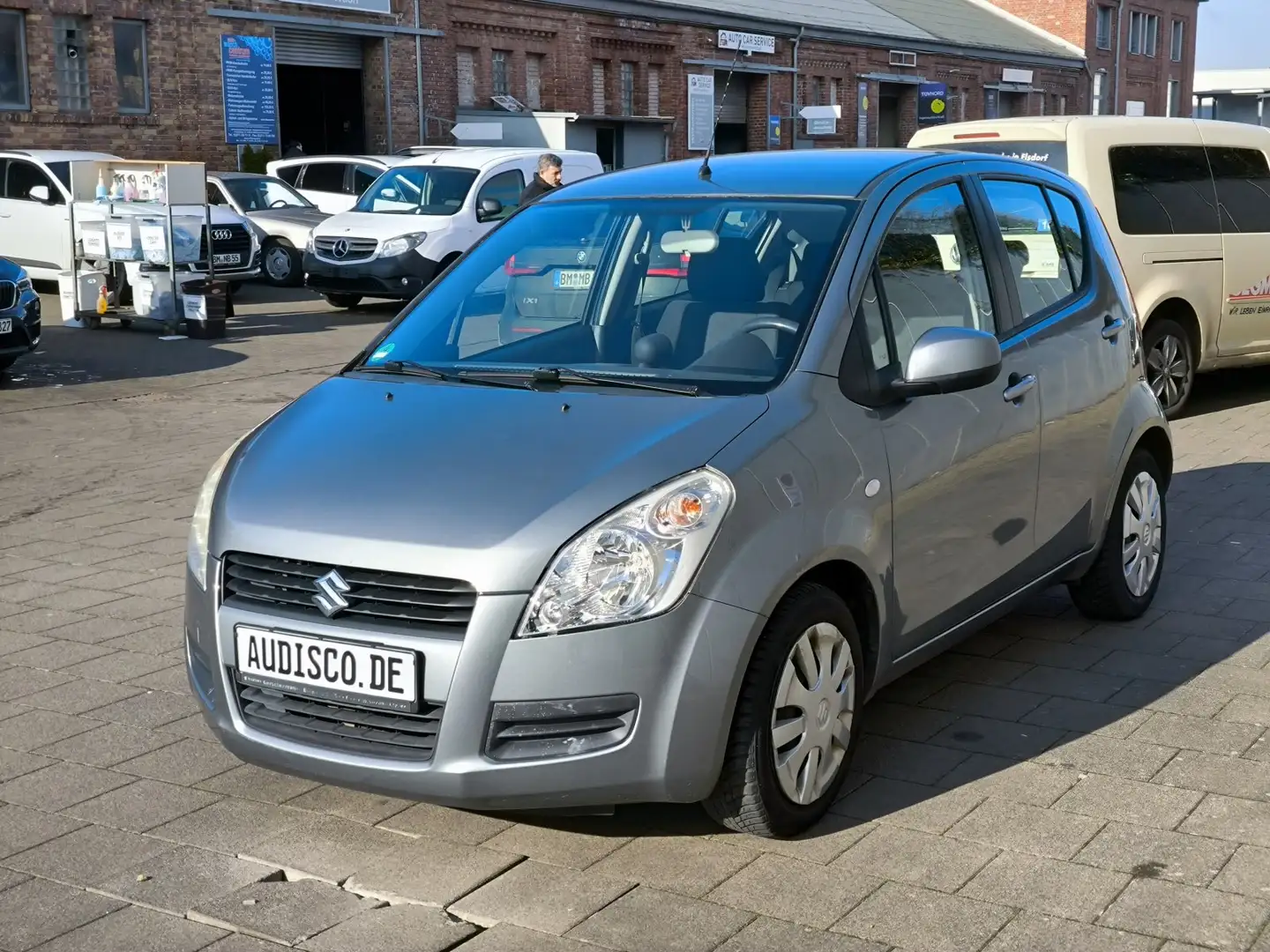 Suzuki Splash 1.2 Club 94PS Klima Sitzheizung Tüv11/26 Grau - 1