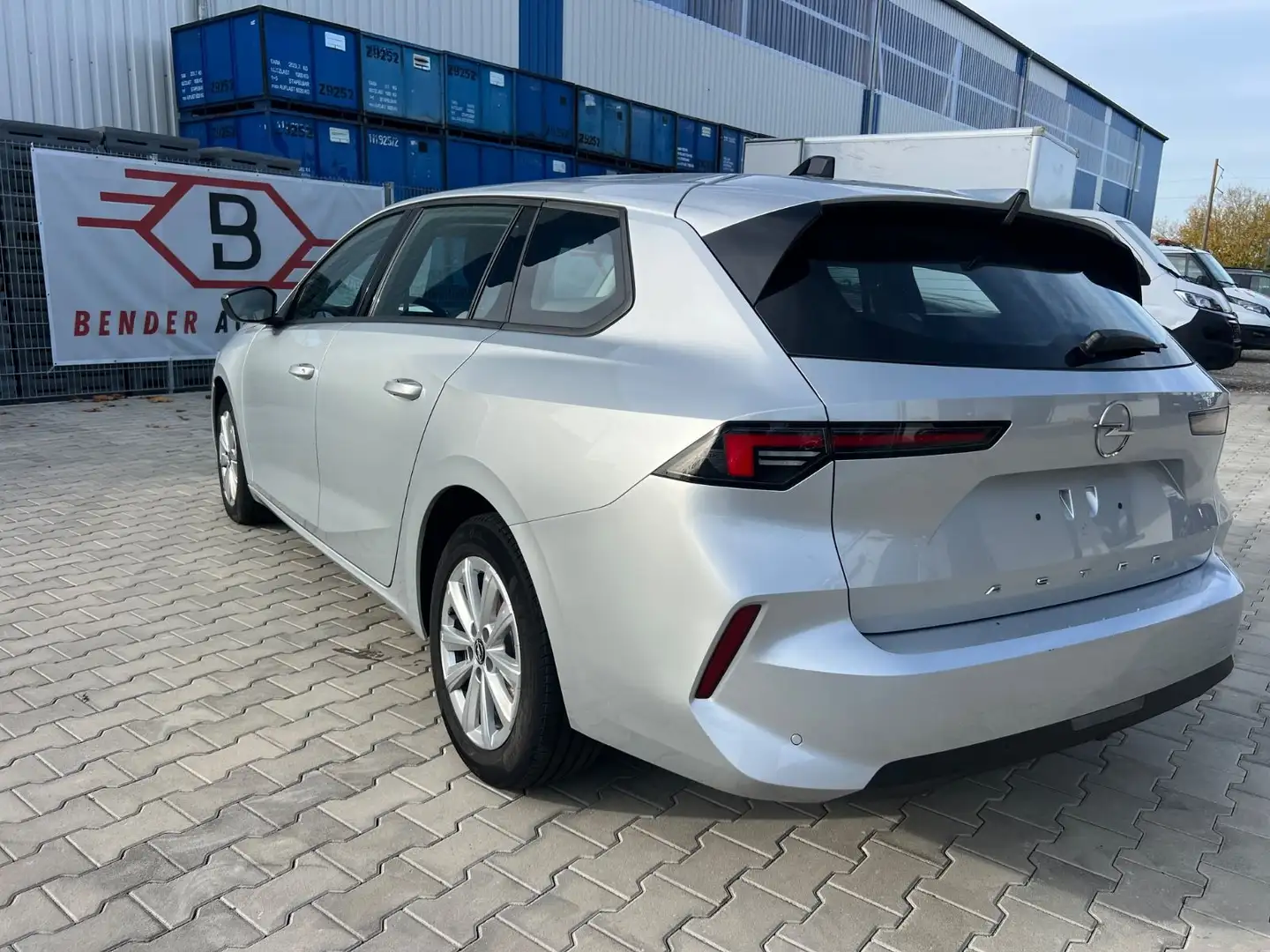 Opel Astra L Sports Tourer Edition Silber - 2