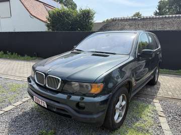 4.4i V8