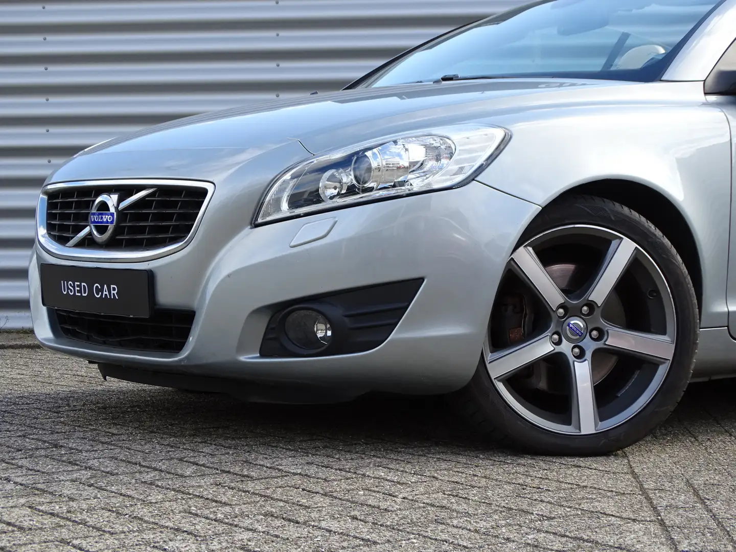 Volvo C70 Convertible 2.4i Intro Edition | CarPlay | Camera Grijs - 2