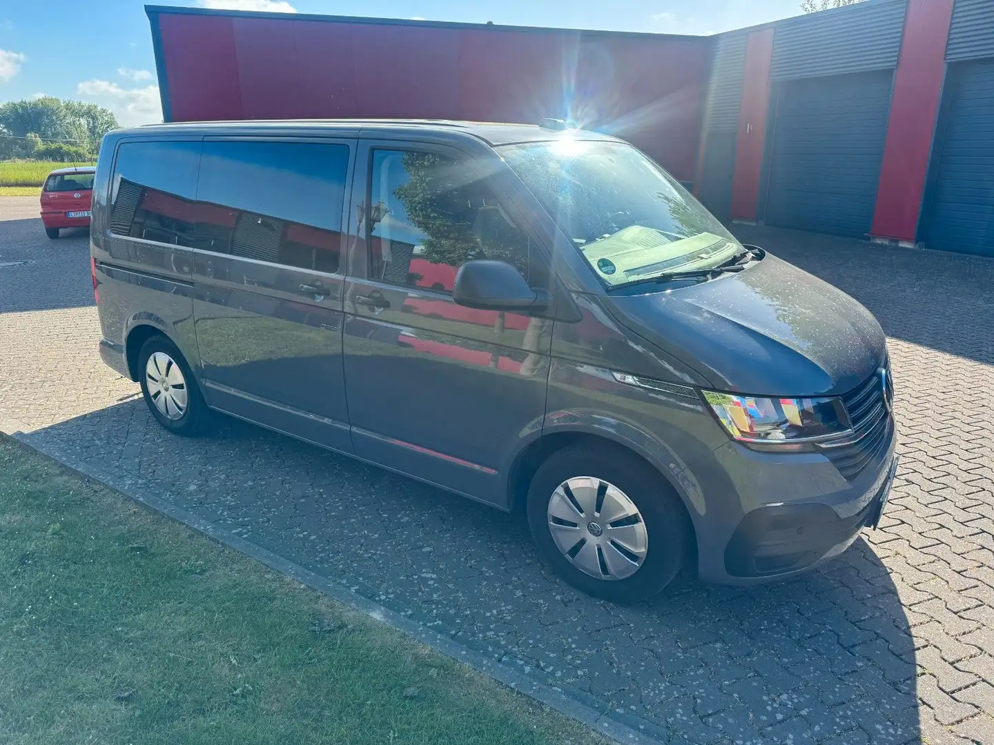 Volkswagen T6 Multivan 2,0TDI Automatik Family 6Sitze AHK Grijs - 1