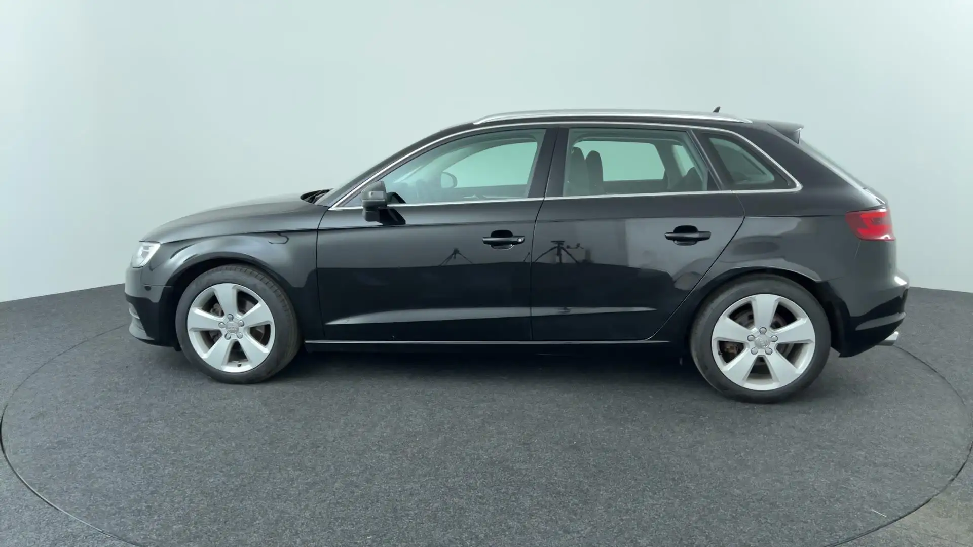 Audi A3 Sportback 1.4 TFSI Ambiente Pro Line NIEUWE MOTOR Noir - 2