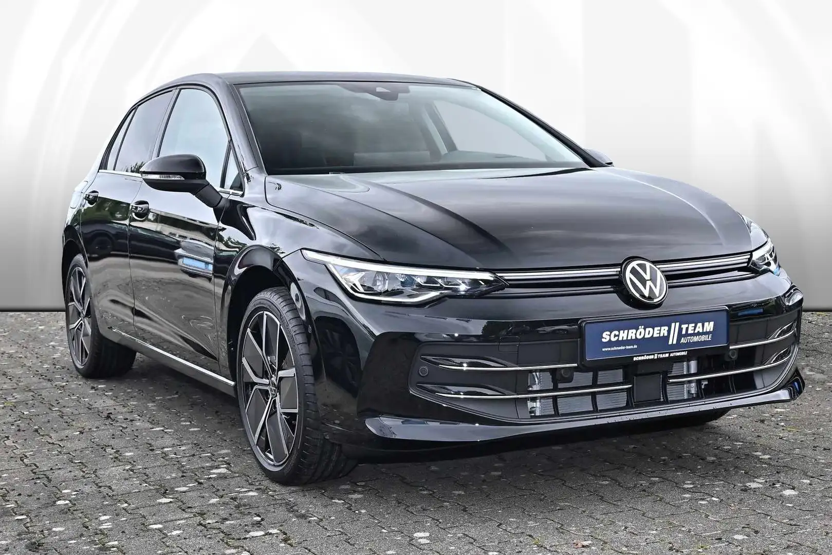 Volkswagen Golf VIII 1.5 TSI Style Schwarz - 2