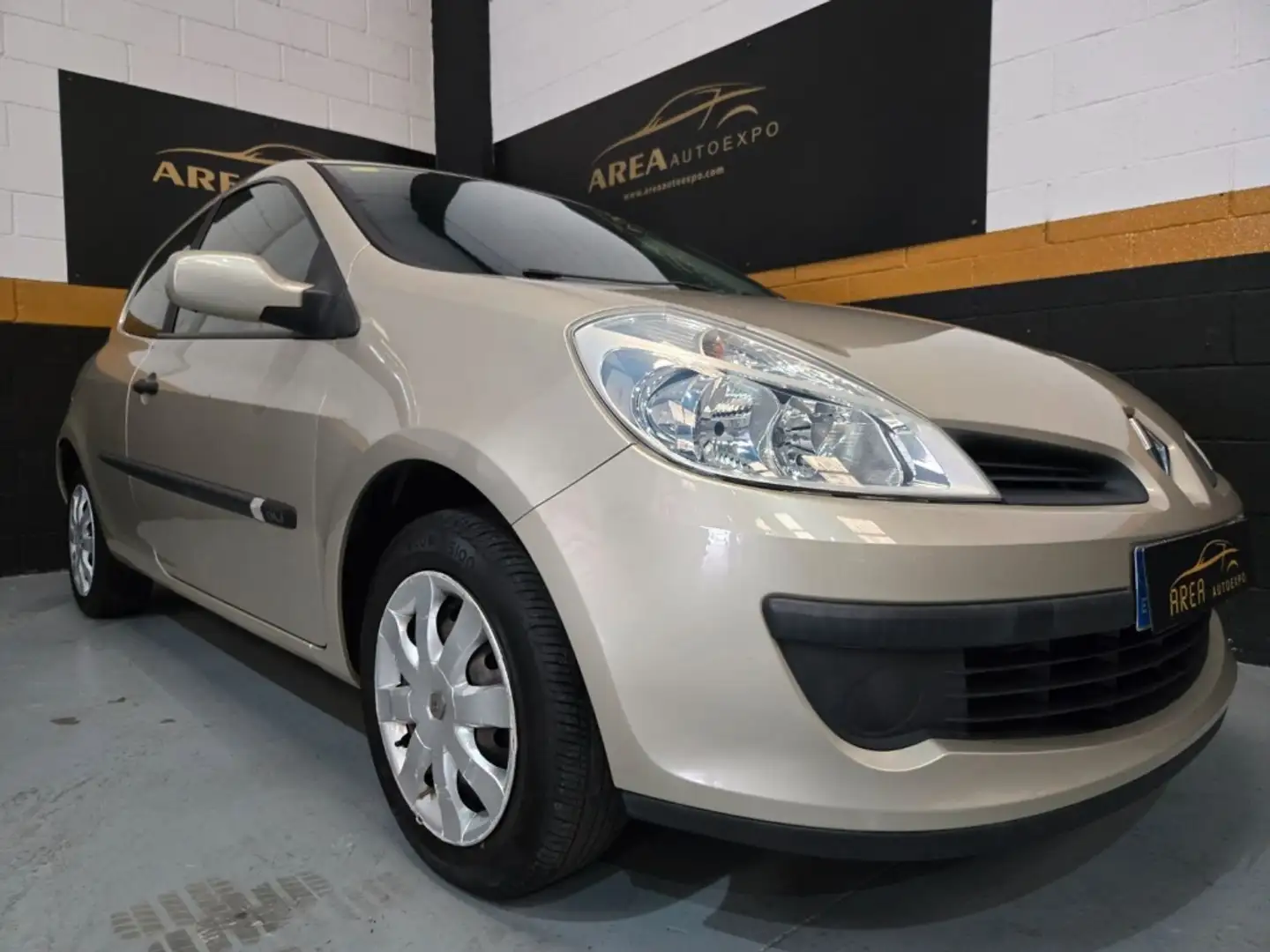 Renault Clio 1.5DCI Confort Expression Marrón - 2
