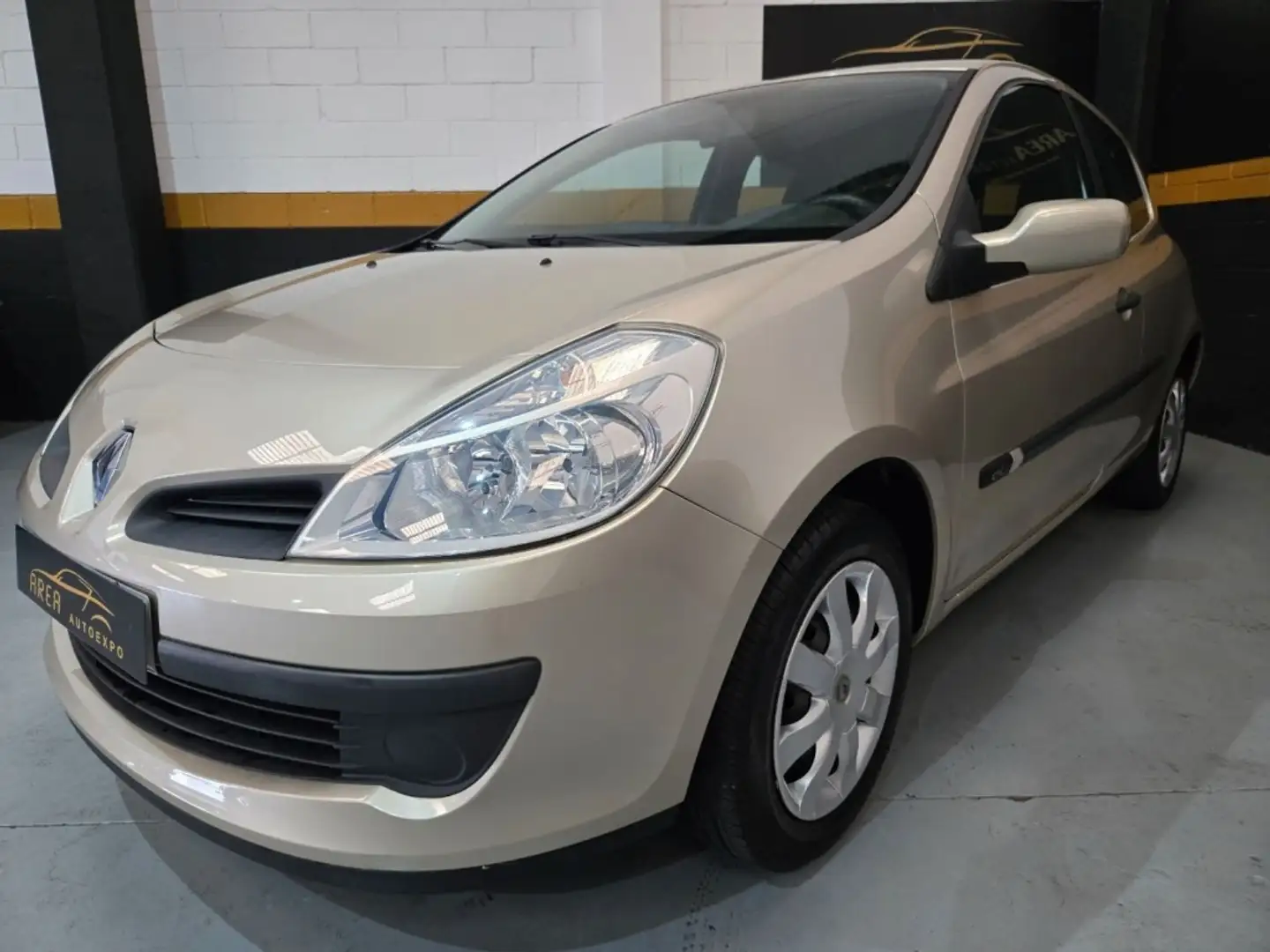 Renault Clio 1.5DCI Confort Expression Marrón - 1