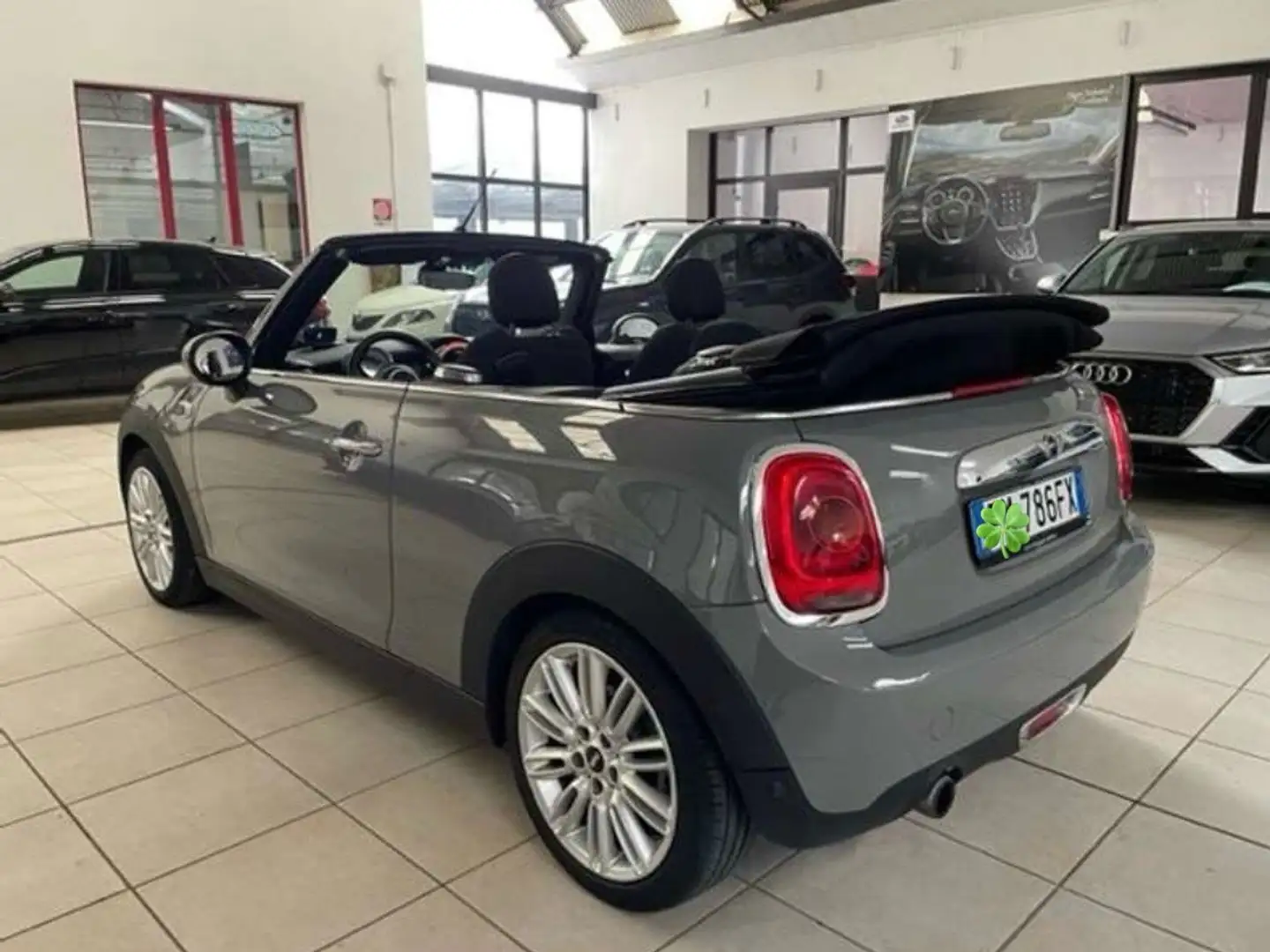 MINI Cooper Cabrio 1.5 Hype - 2