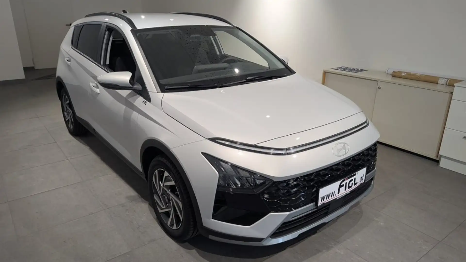 Hyundai BAYON Bayon 1,0 T-GDI GO PLUS Grau - 1