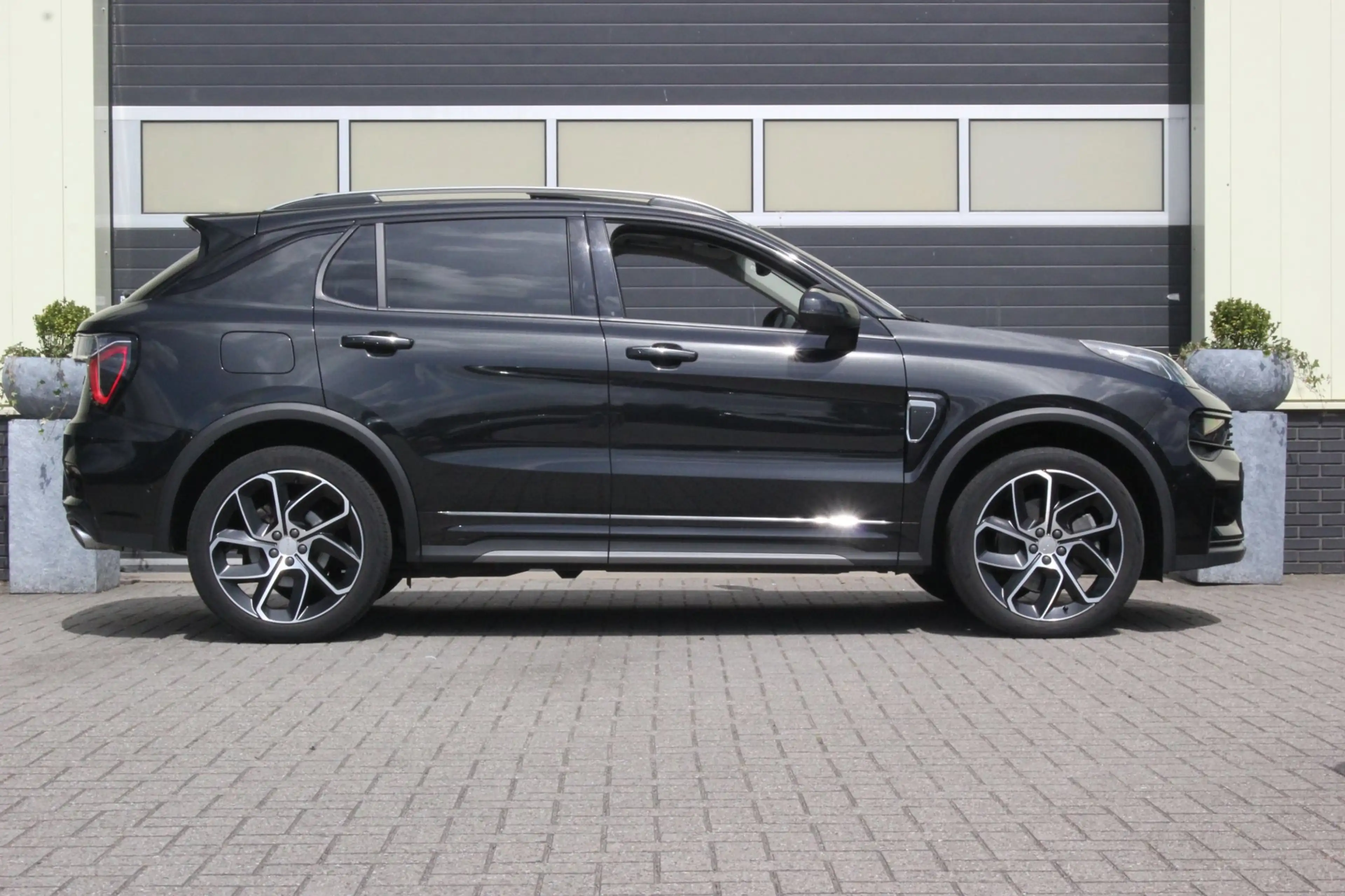 Lynk & Co 01 1.5 PHEV Plug-in hybrid | NAP | Black-Edition| Pan — photo 29