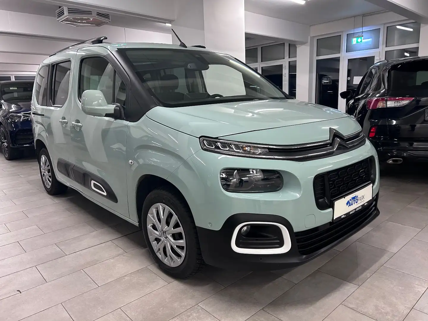 Citroen Berlingo Shine M Automatik 1.5 HDI*Panorama* Vert - 2