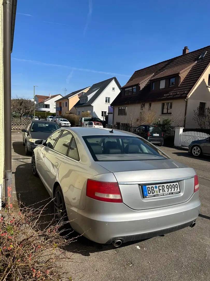 Audi A6 2.4 V6 multitronic - 2
