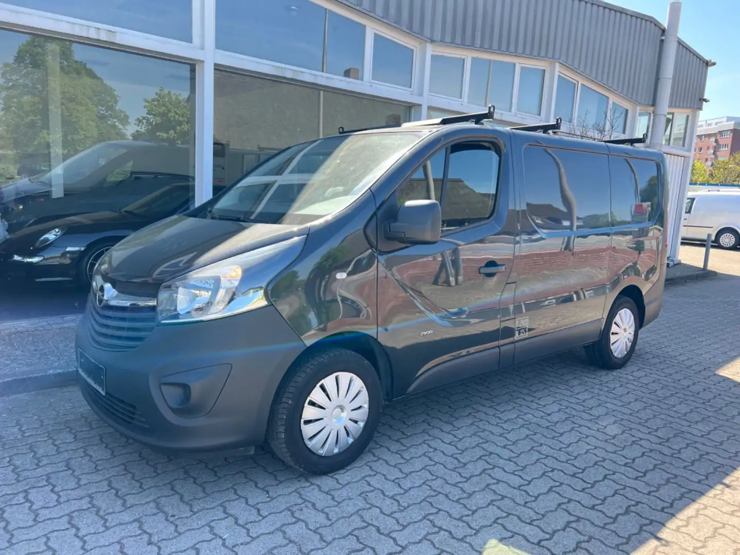 Opel Vivaro VIVARO KASTEN L1H1 STANDHEIZUNG/SERVICE+TÜV NEU Schwarz - 1