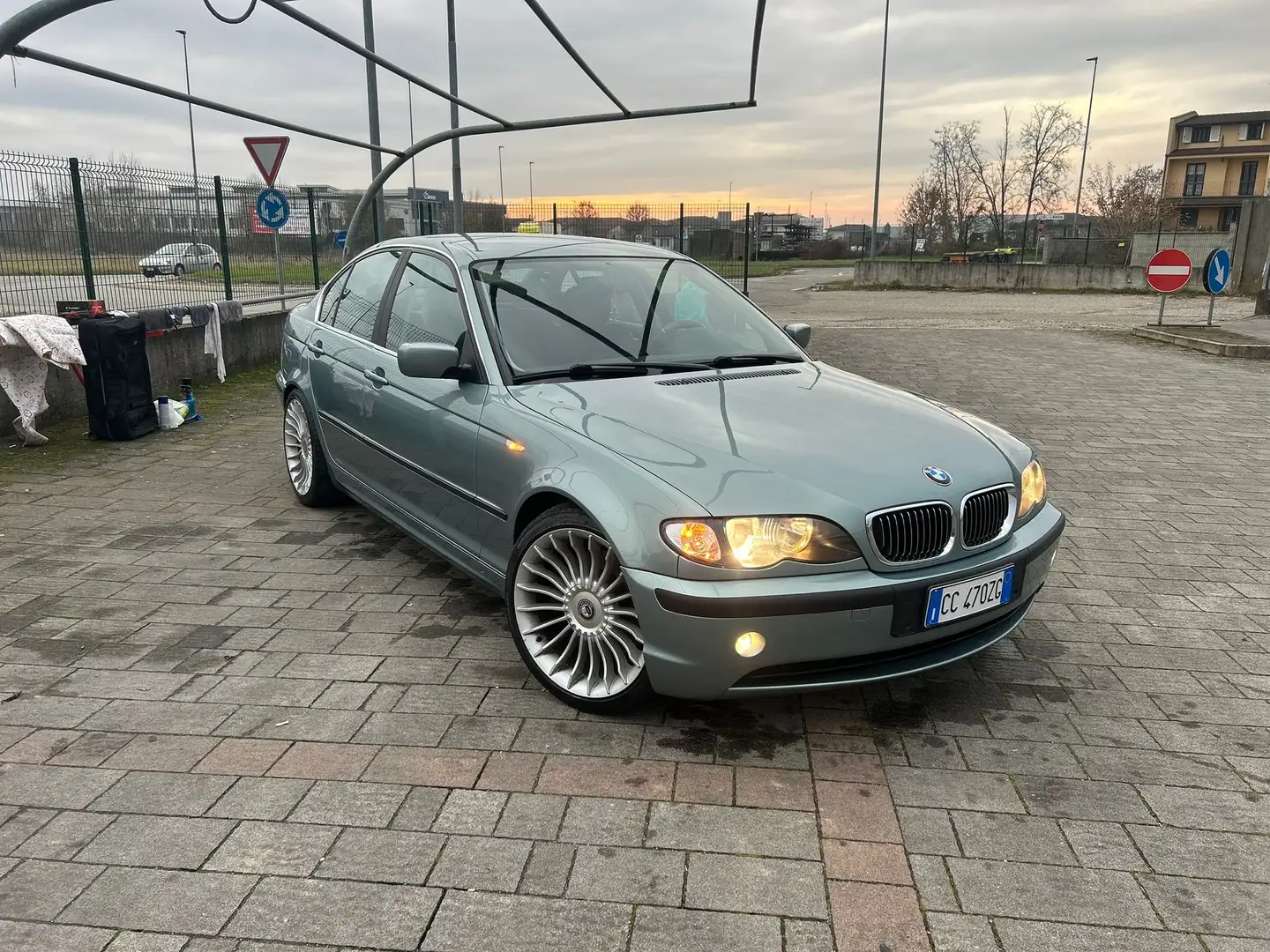 BMW 330 330d FL - 1