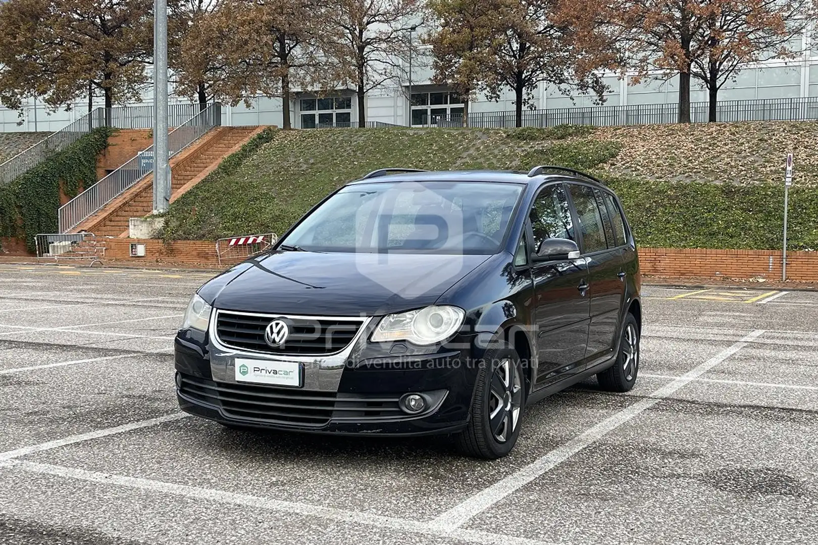 Volkswagen Touran 1.9 TDI 105CV DPF Highline Noir - 1