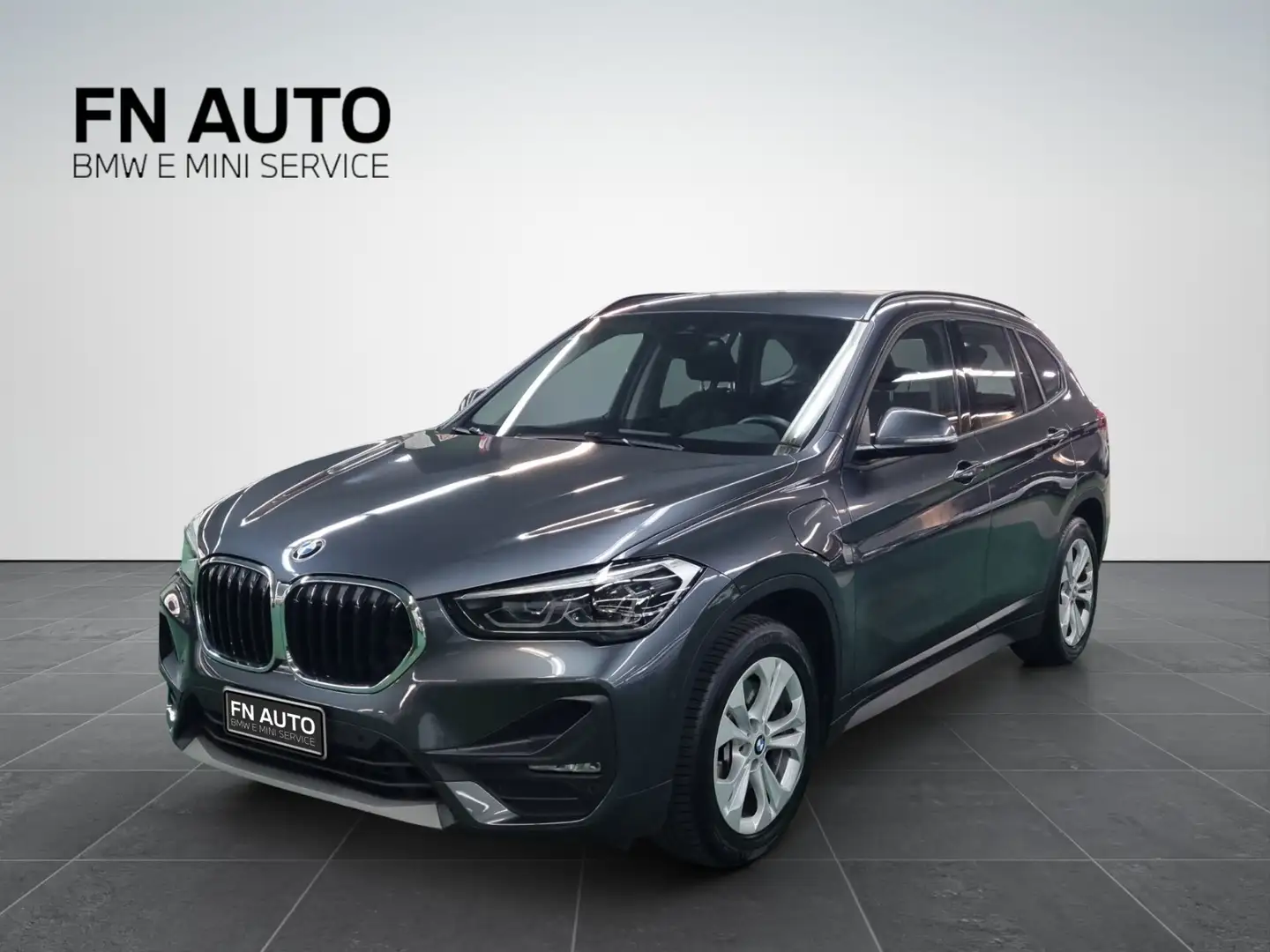 BMW X1 xDrive25e Business Advantage Gris - 1