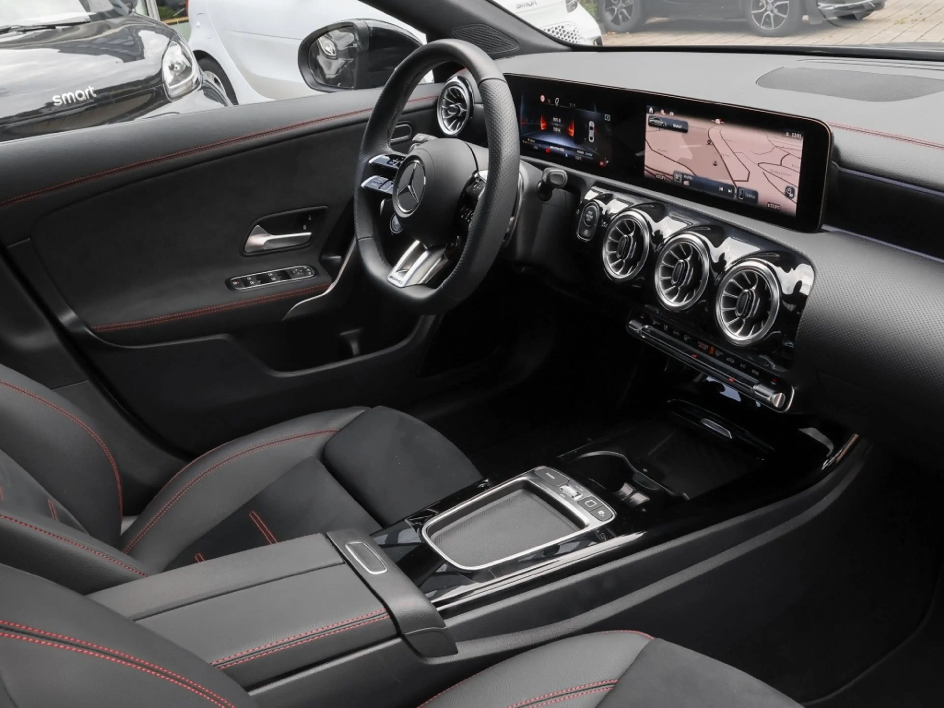 Mercedes-Benz CLA 35 AMG 4M Cp Aero-Plus/Pano/MBeam/Night/19" — photo 4