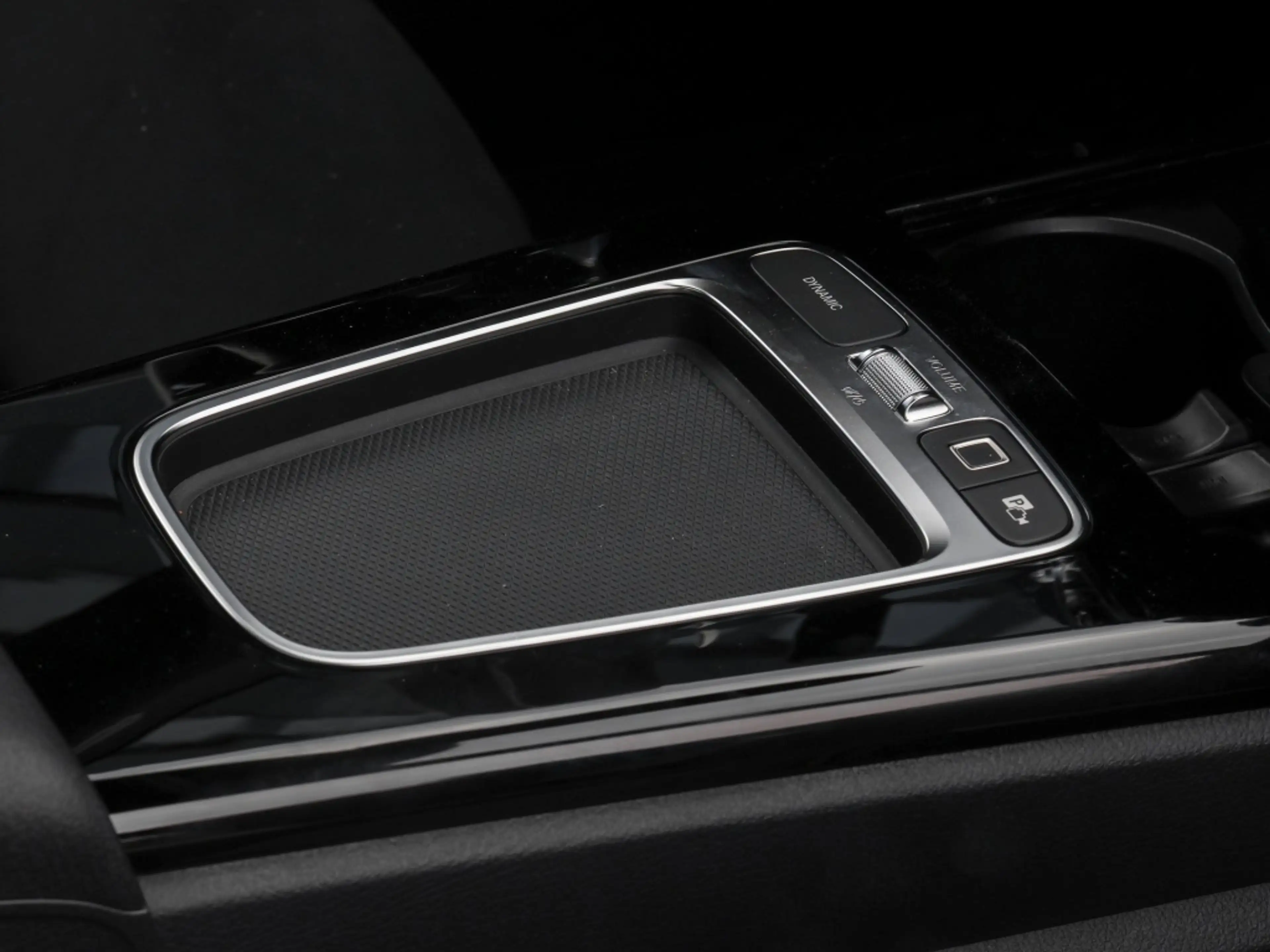 Mercedes-Benz CLA 35 AMG 4M Cp Aero-Plus/Pano/MBeam/Night/19" — photo 8