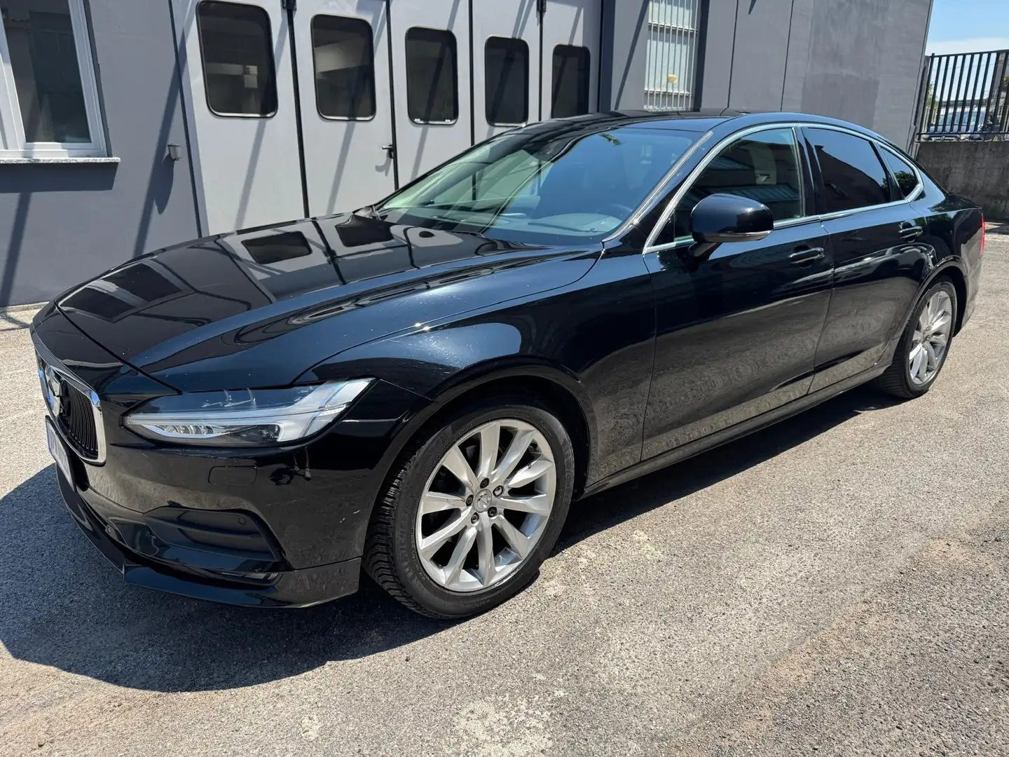Volvo S90 2.0 D3 Inscription Geartronic my19*FULL OPTIONAL Schwarz - 1