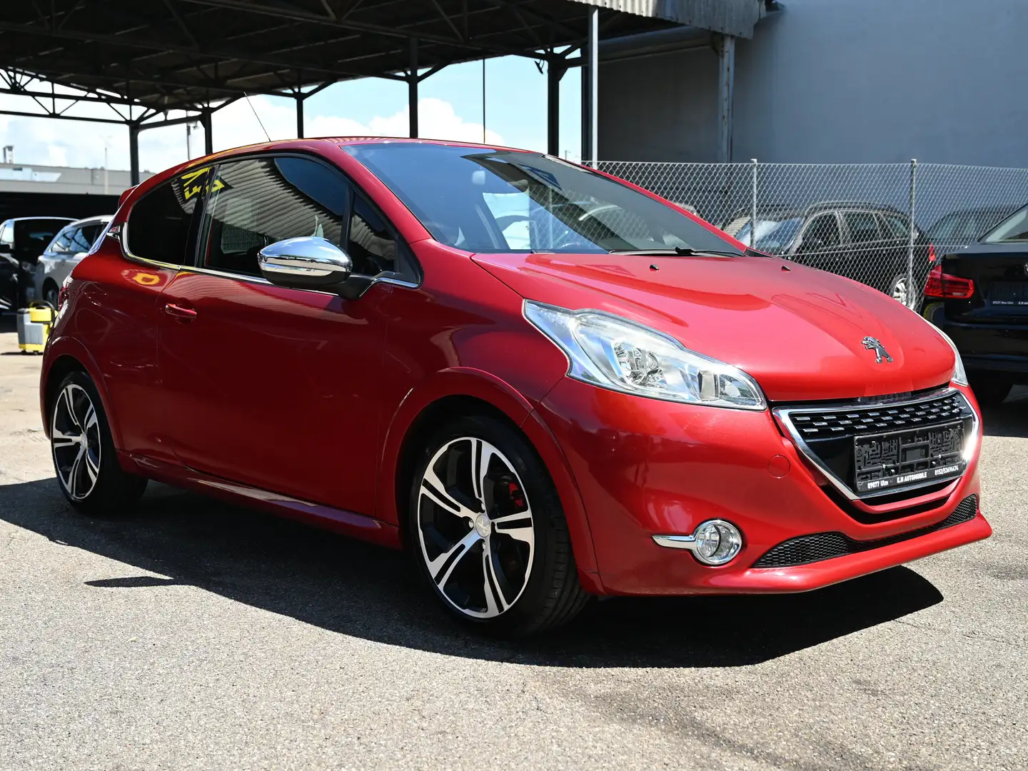 Peugeot 208 GTi Rot - 2