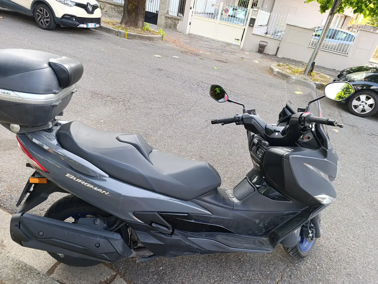 Suzuki Burgman 400 Grigio - 2