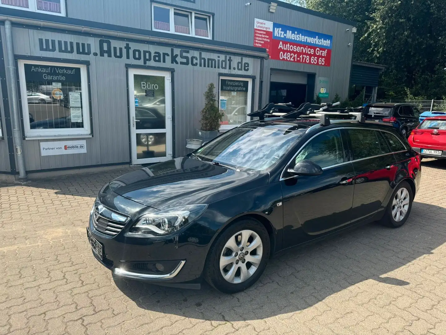 Opel Insignia A ST 1-HAND°AHK°NAVI°LEDER°XENON°RFK°SH Schwarz - 1