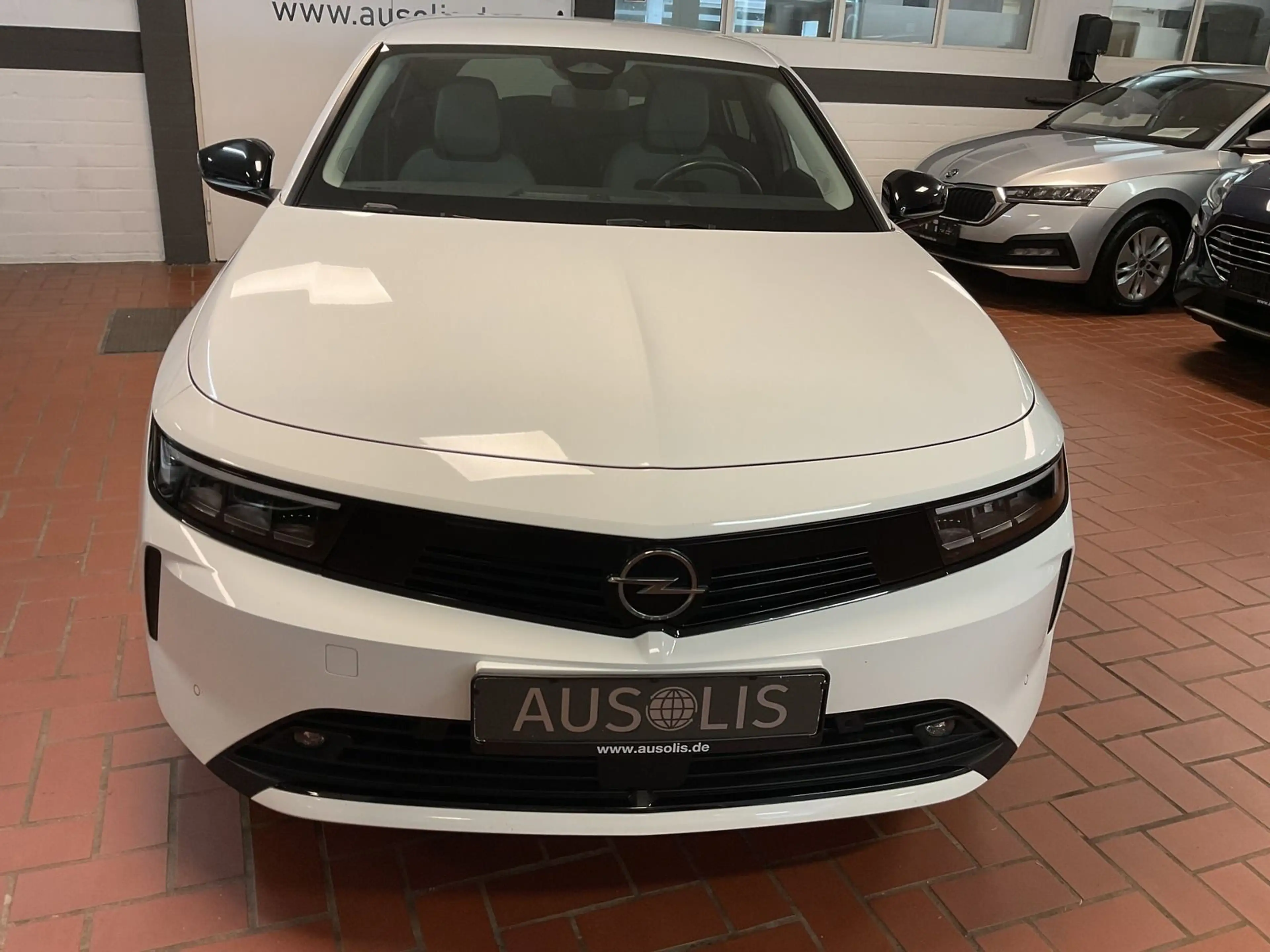 Opel Astra Sports Tourer Business Edition LED,AHK,PDC — photo 3