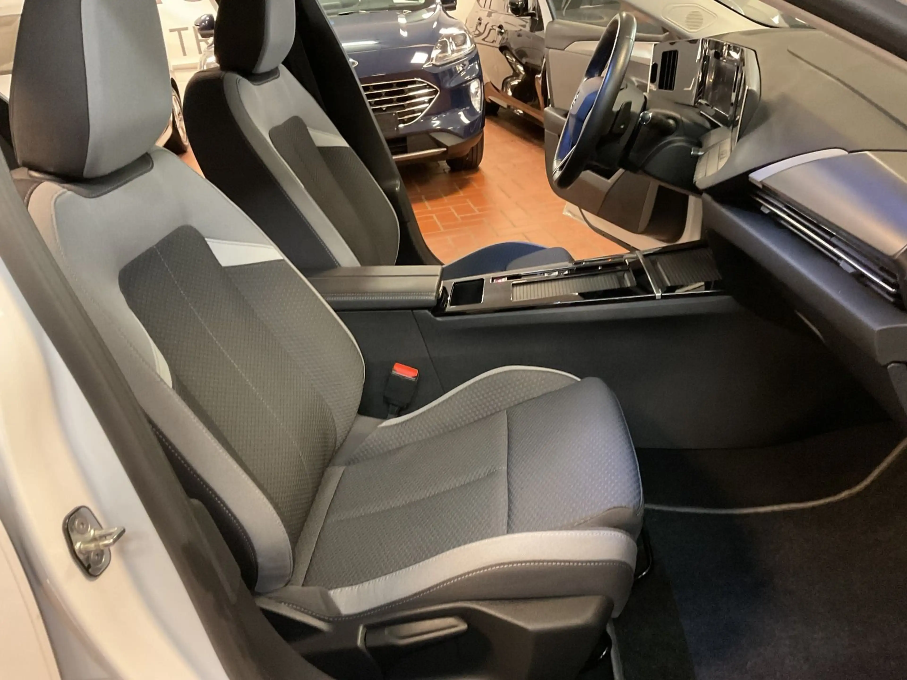 Opel Astra Sports Tourer Business Edition LED,AHK,PDC — photo 14