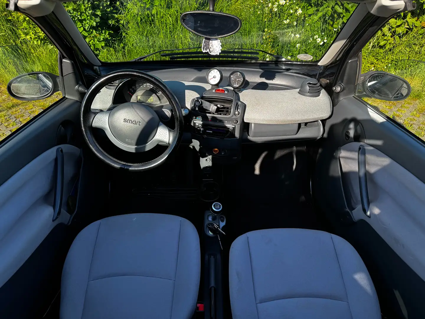smart forTwo smart fortwo cabrio pure Schwarz - 2