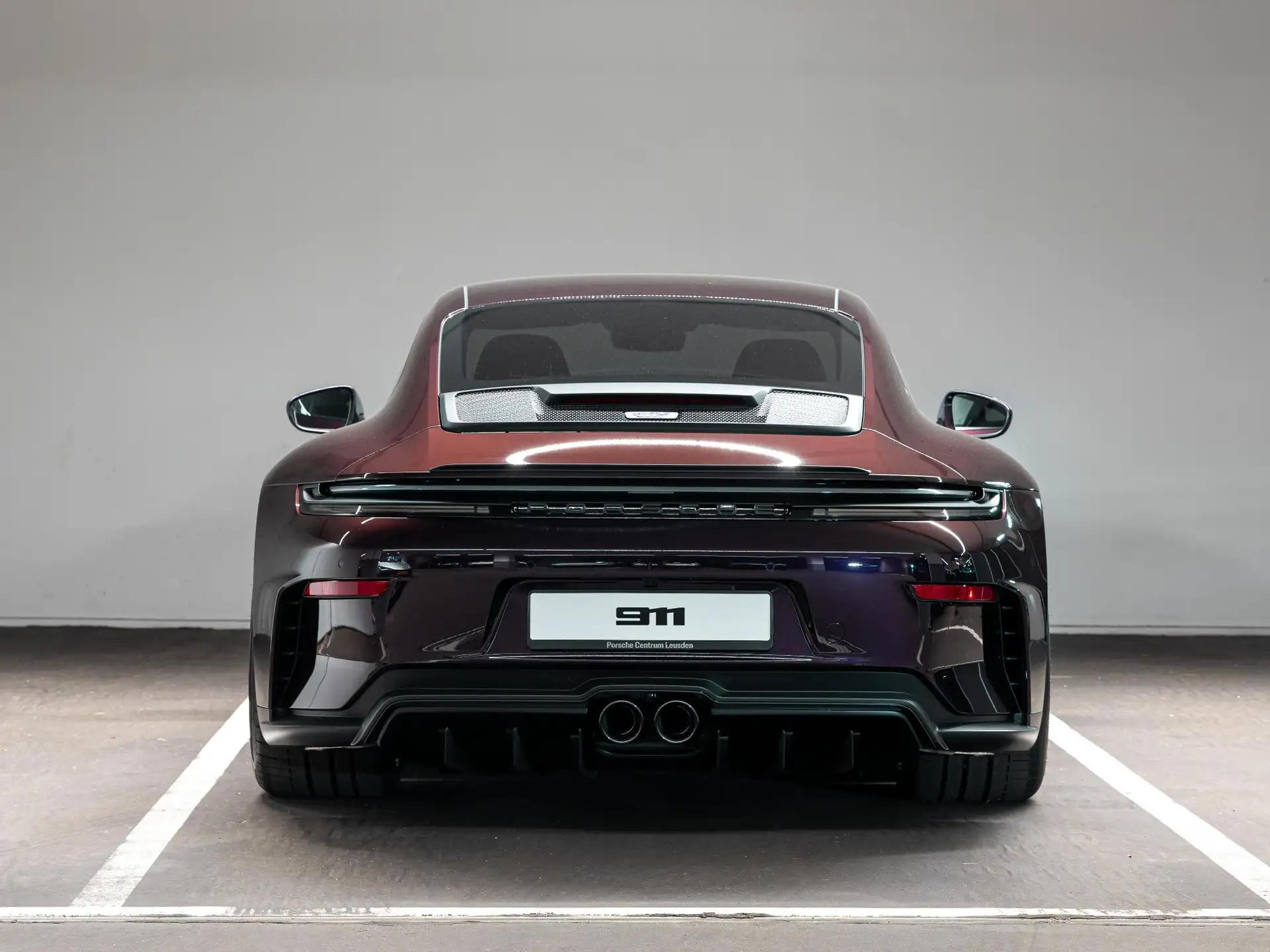 포르쉐 911 GT3 Touring 2026 버건디 사진 8