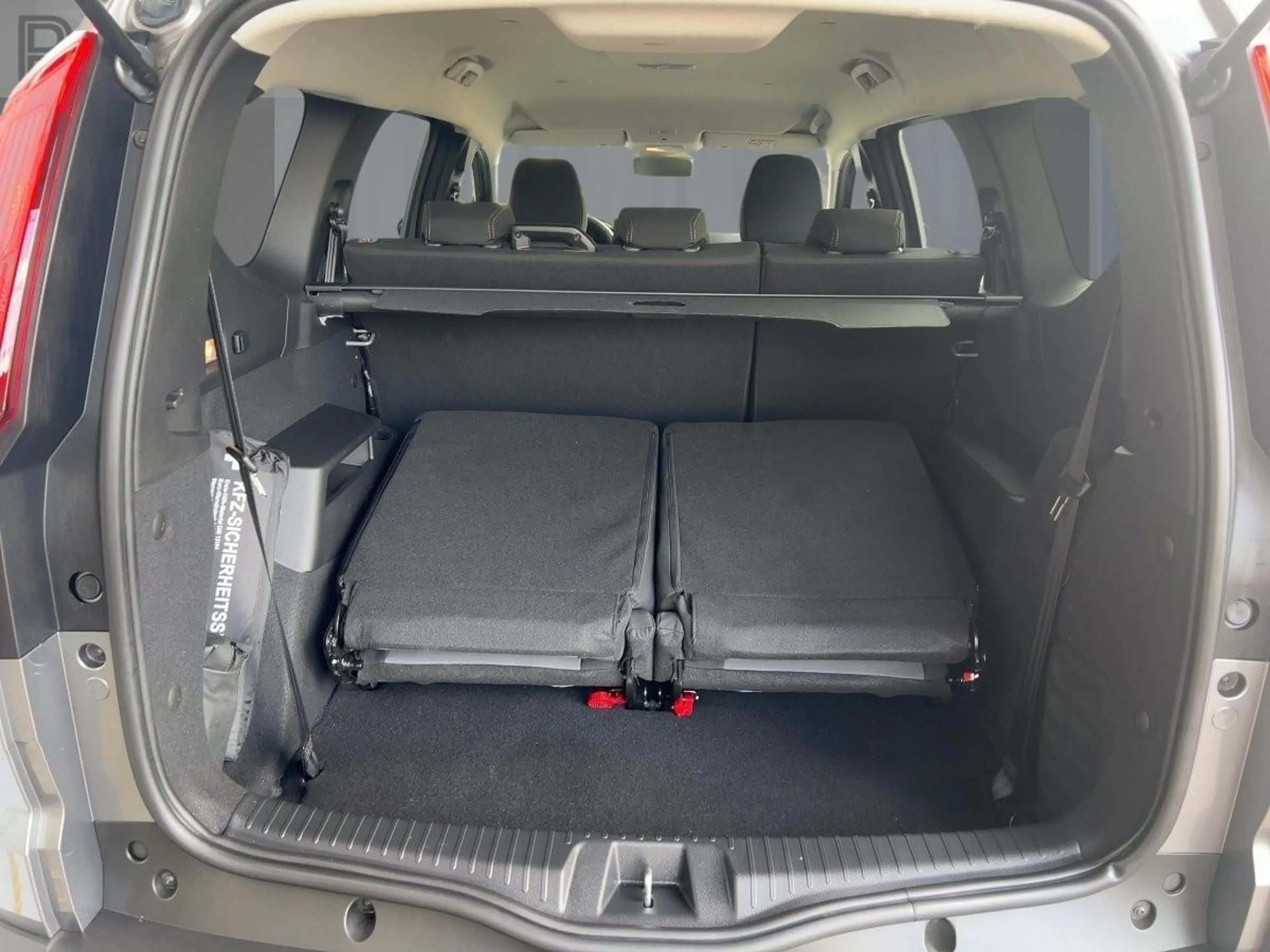 Dacia Jogger Extreme TCe 110 7-Sitzer — photo 19