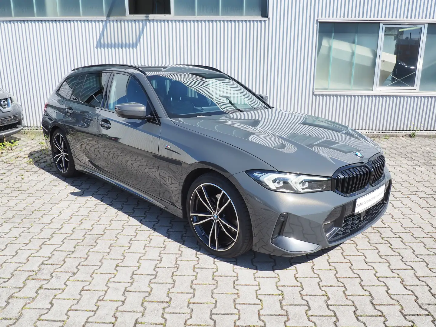 BMW 320 d Touring xDrive Aut.*M Sp*AHK*HiFi*Sthzg*ACC Grau - 1