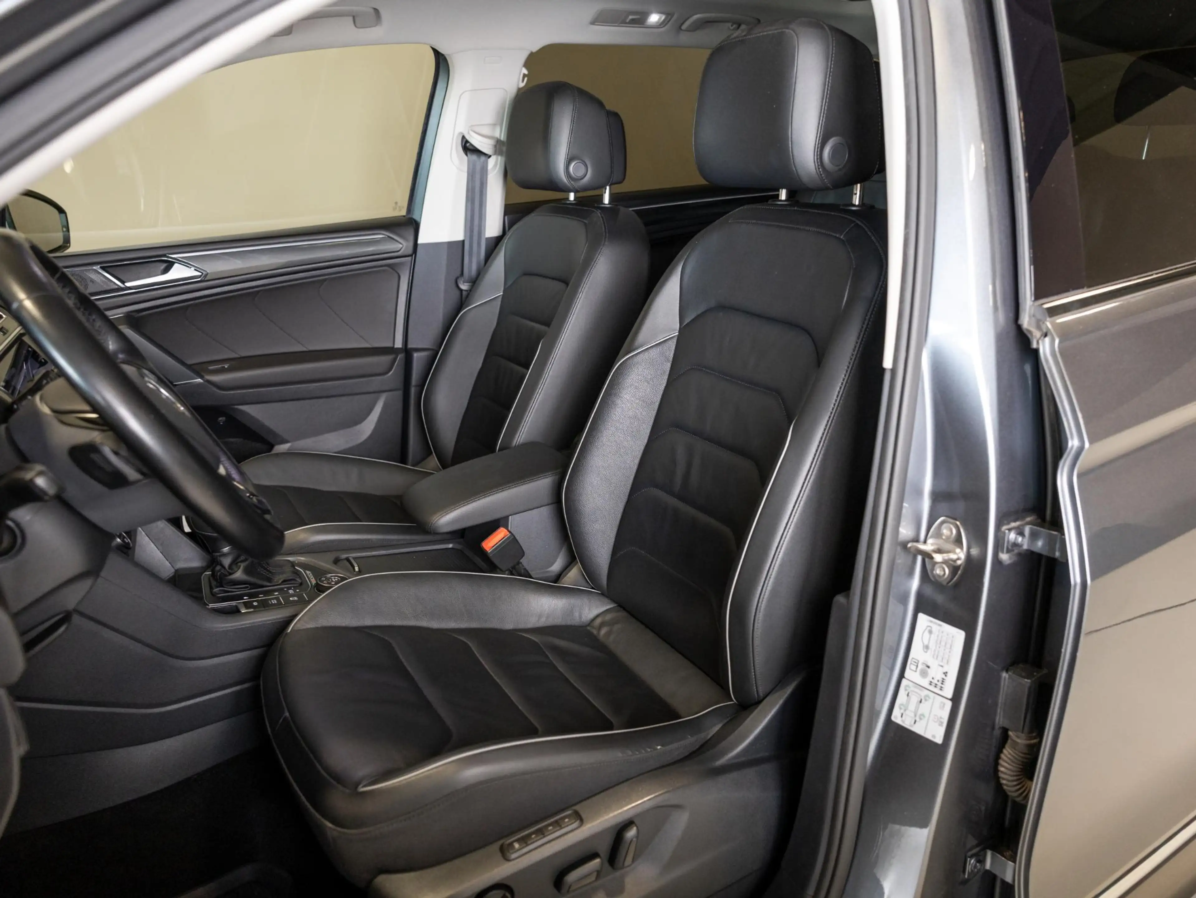 Volkswagen Tiguan Allspace 2.0 TSI 4Motion Highline Business R 7p. — photo 9