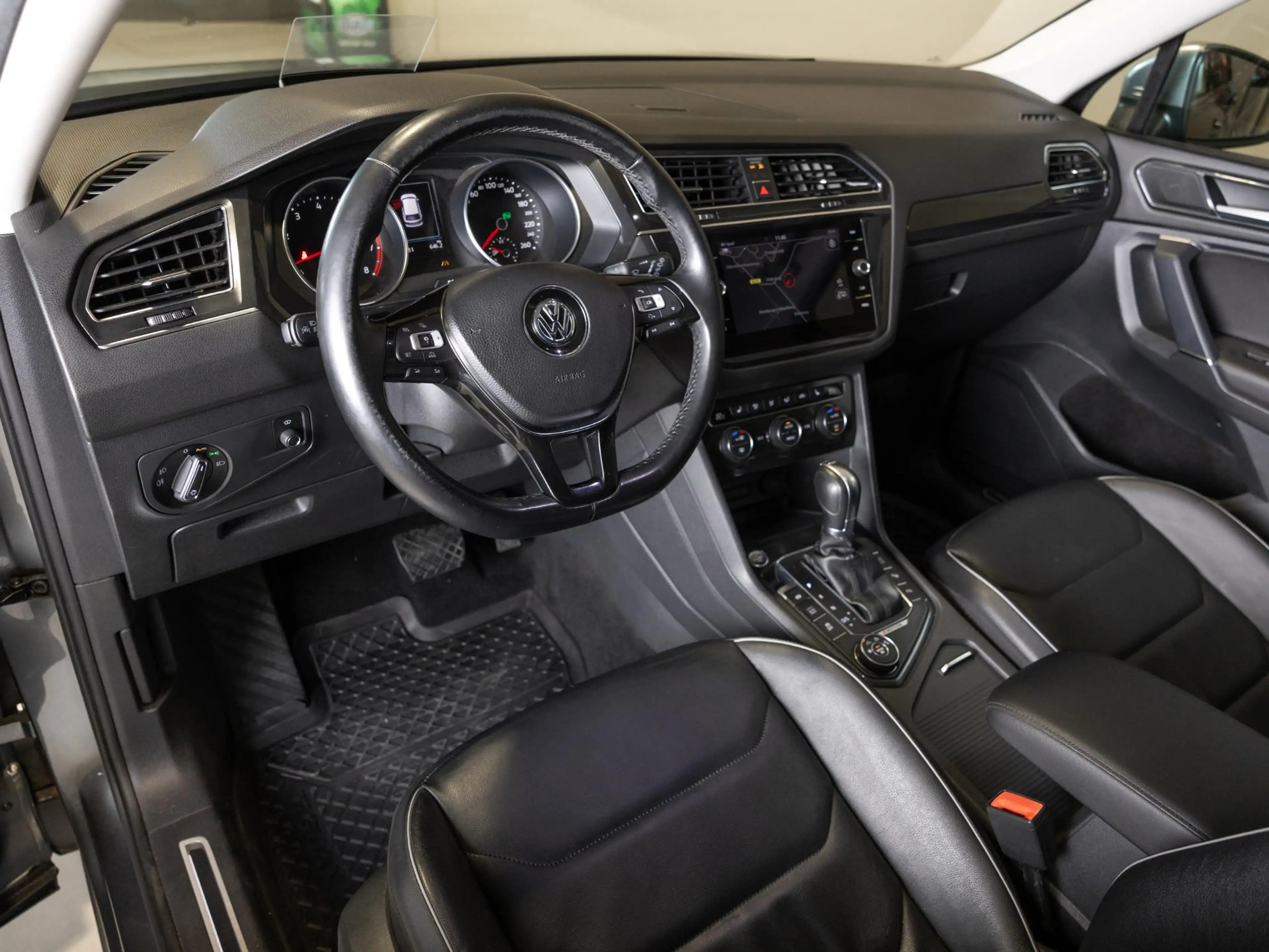 Volkswagen Tiguan Allspace 2.0 TSI 4Motion Highline Business R 7p. — photo 21
