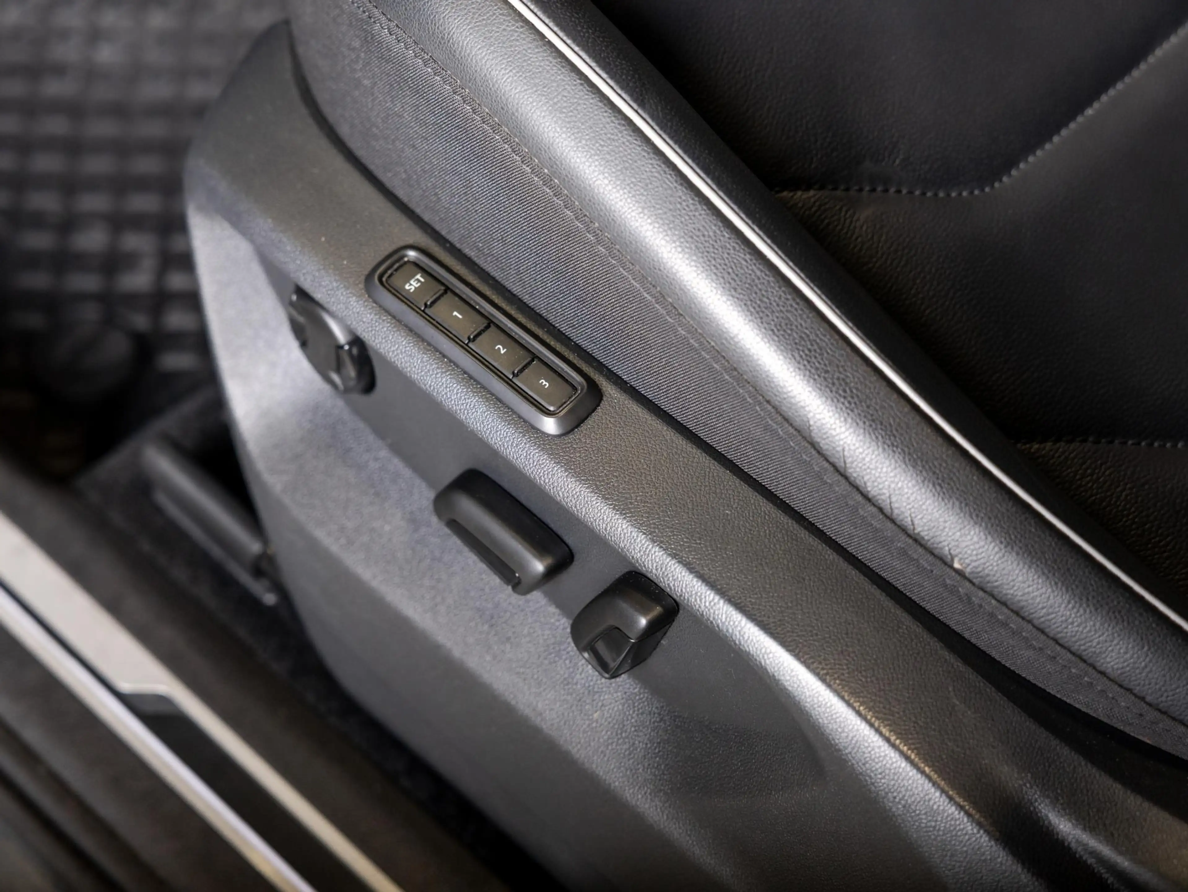 Volkswagen Tiguan Allspace 2.0 TSI 4Motion Highline Business R 7p. — photo 23