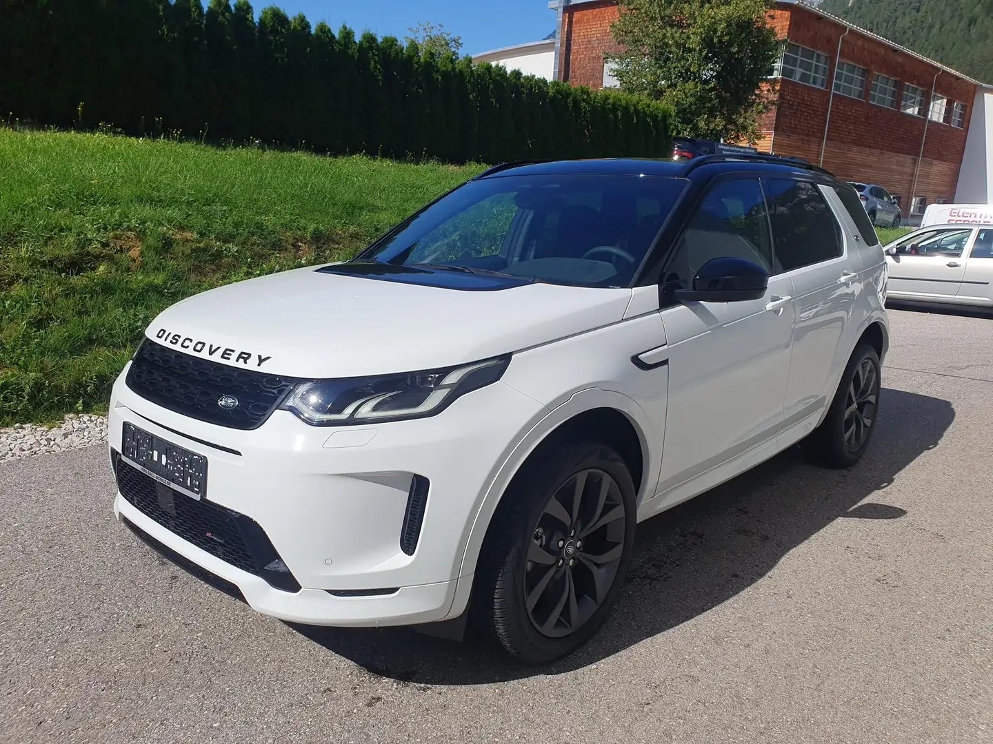 Land Rover Discovery Sport R-Dynamic SE AWD Black Pack, Winterpaket, Sound... White - 2