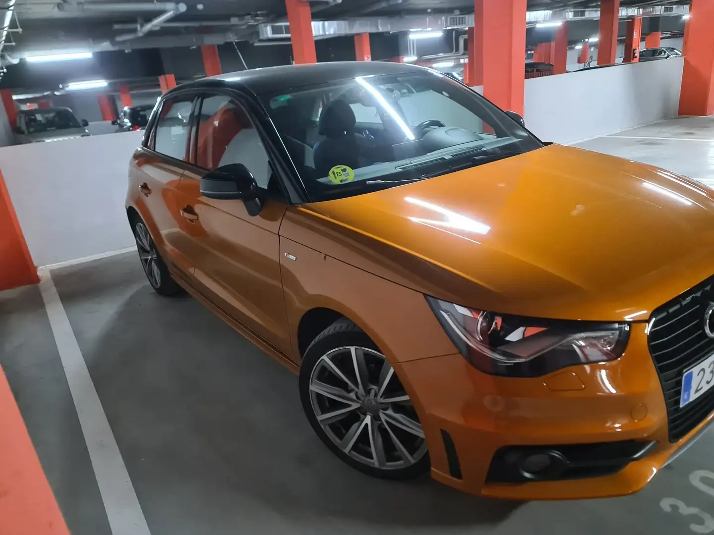 Audi A1 1.6TDI Attraction 90 Оранжевий - 2
