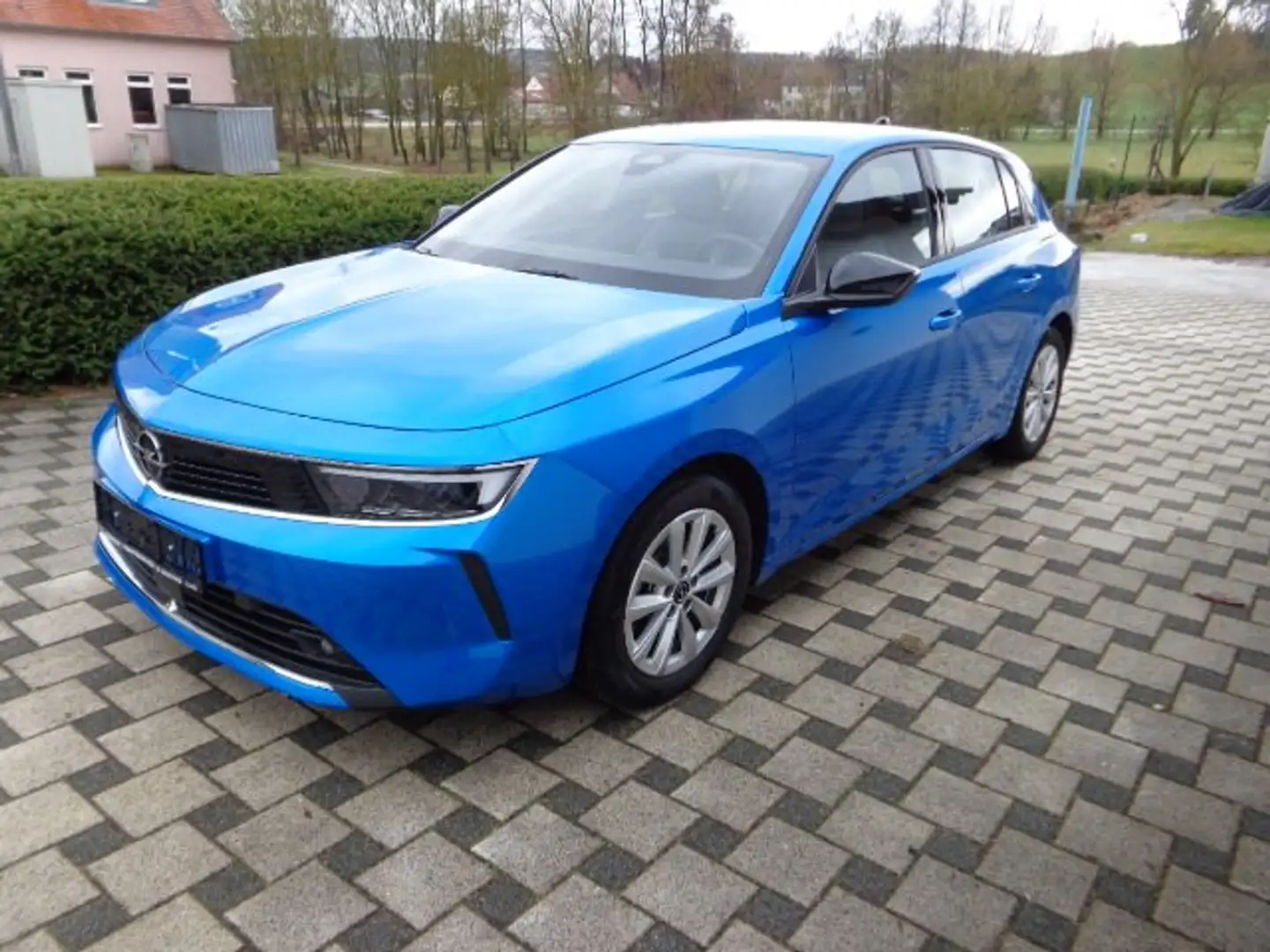 Opel Astra Edition Blau - 2