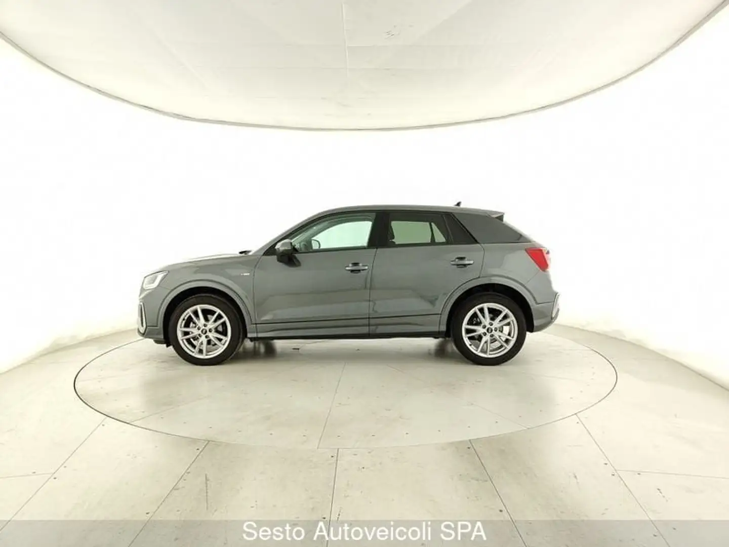Audi Q2 30 TDI S tronic S line Edition - CERCHI 18"+CHIAV Grigio - 2