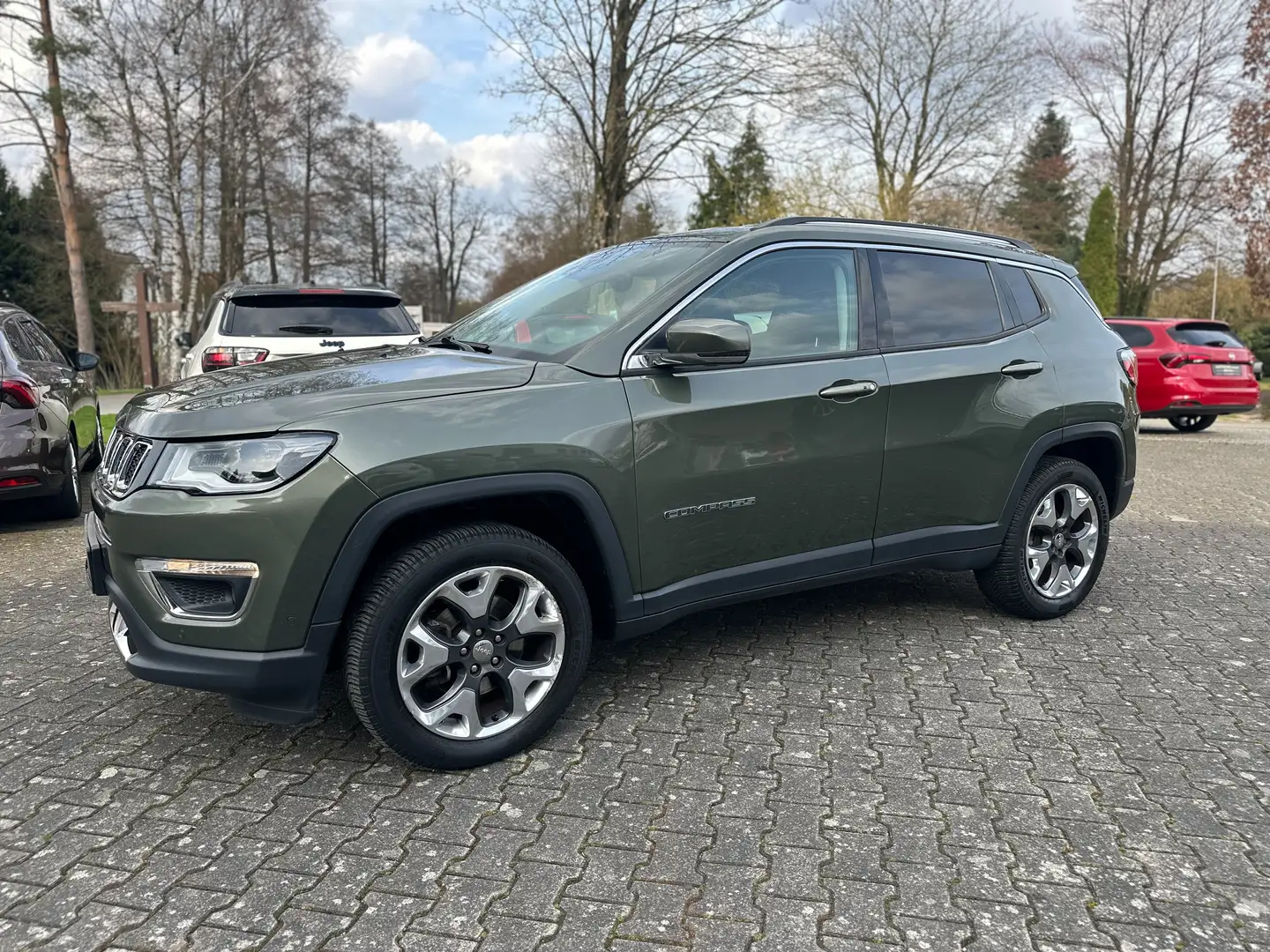 Jeep Compass 170PS Limited 4WD in tollem Grün Metallic Groen - 1