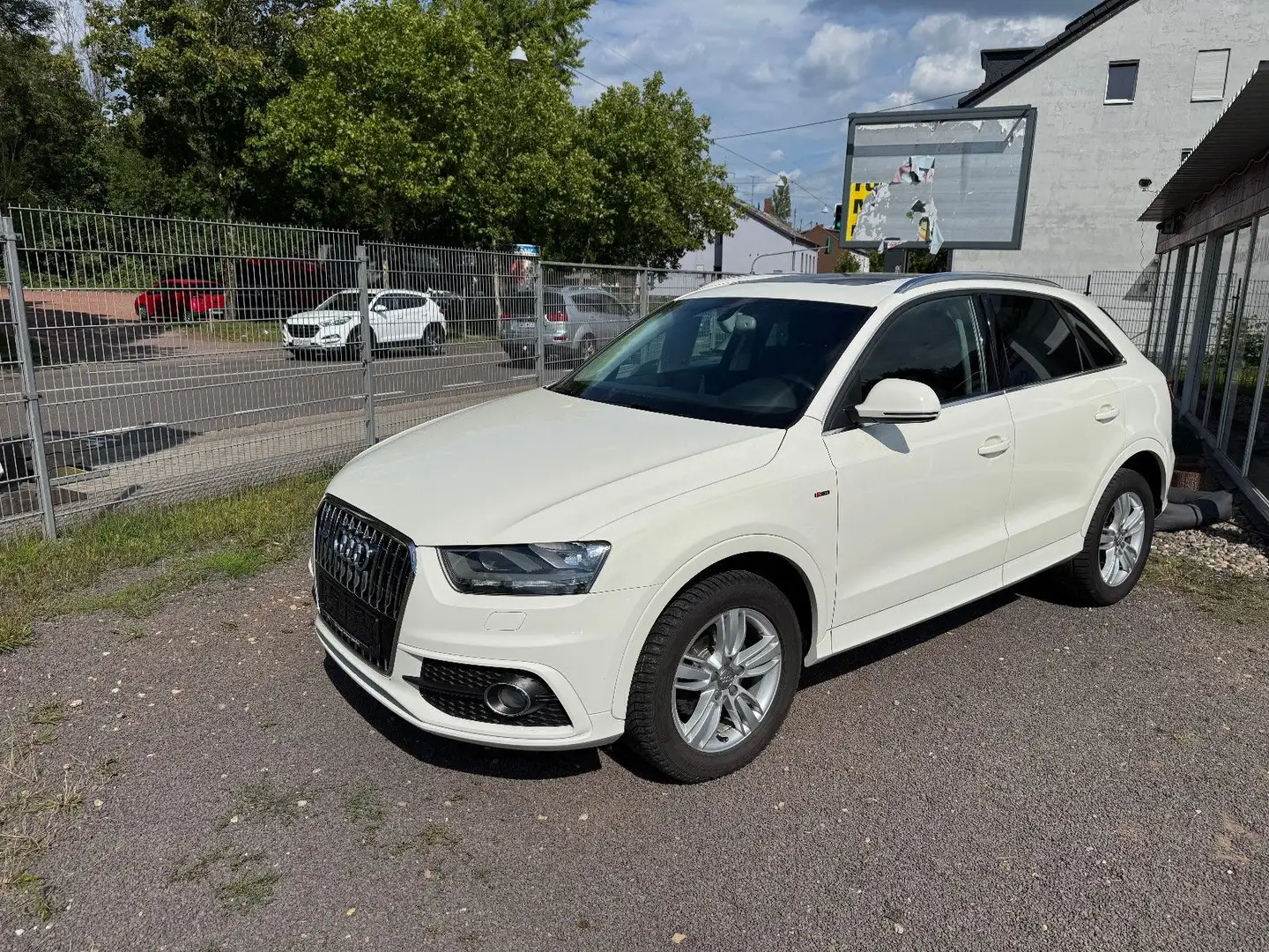 Audi Q3 2.0 TFSI quattro S-Line sehr gepflegt Weiß - 1