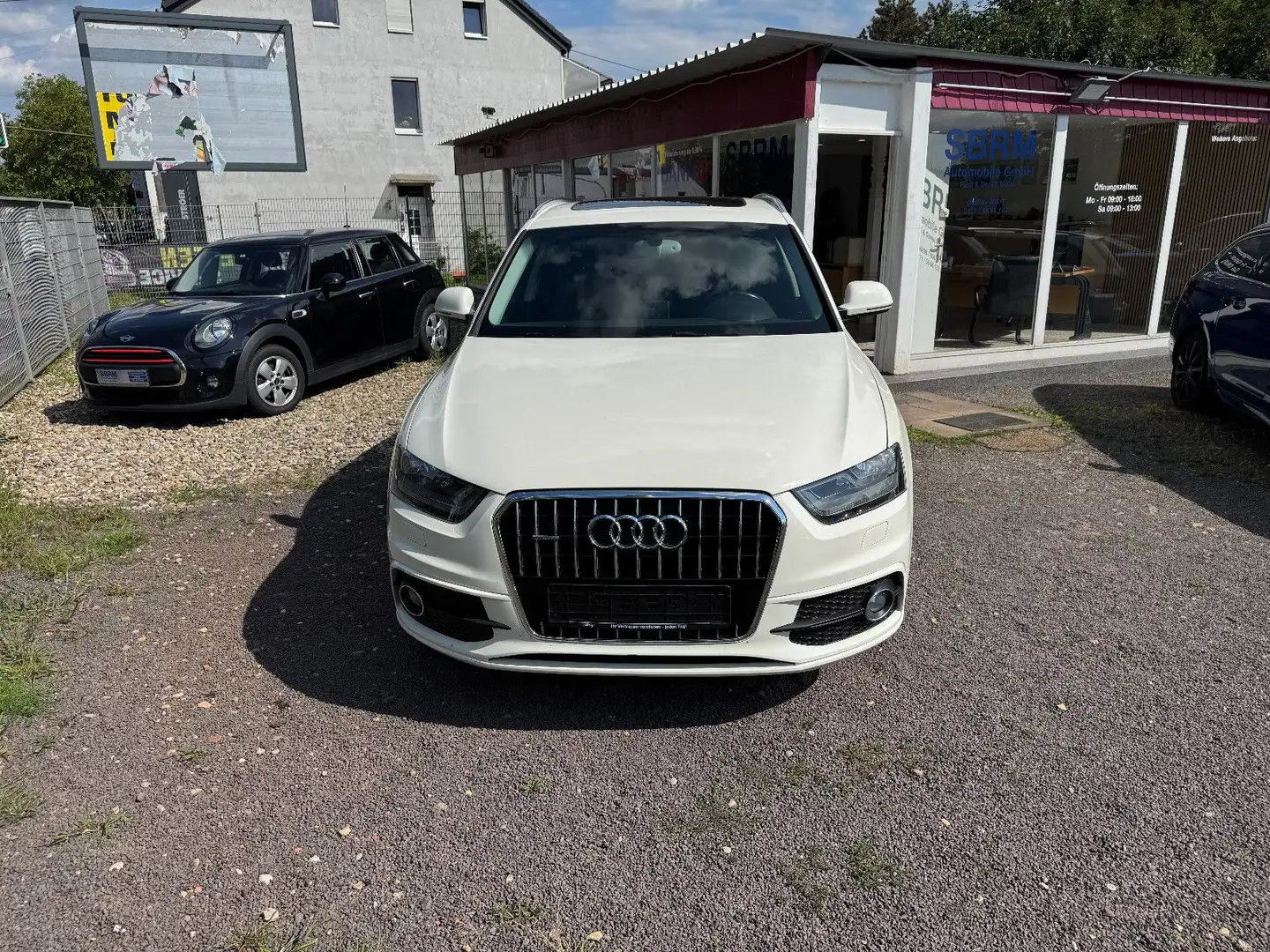 Audi Q3 2.0 TFSI quattro S-Line sehr gepflegt Weiß - 2