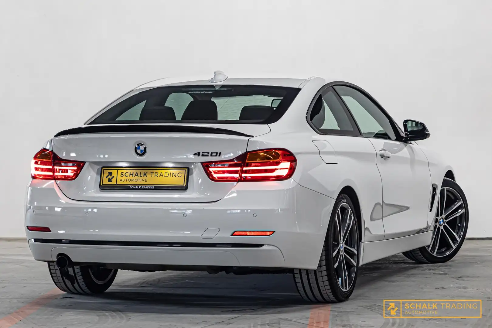 BMW 420 4-serie Coupé 420i Executive|NAP|PDC|Dealer|Bi-Xen White - 2