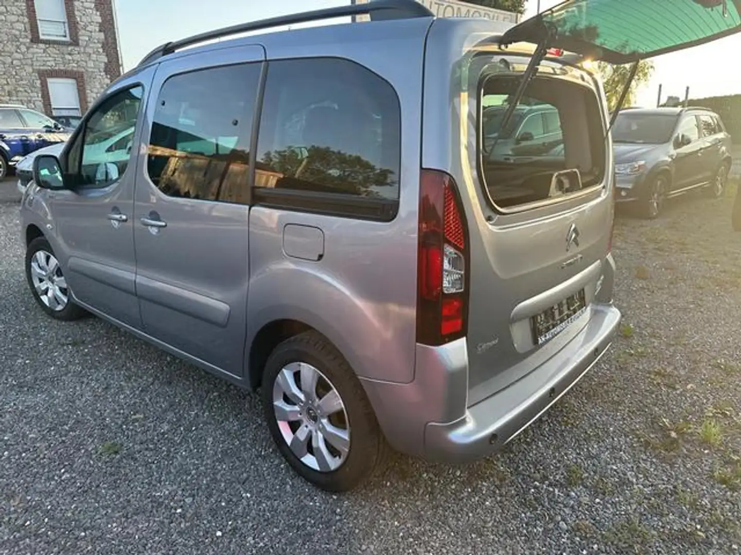 Citroen Berlingo B. Multispace 1.6BlueHDi 20 An.ETG6 100 Gris - 2