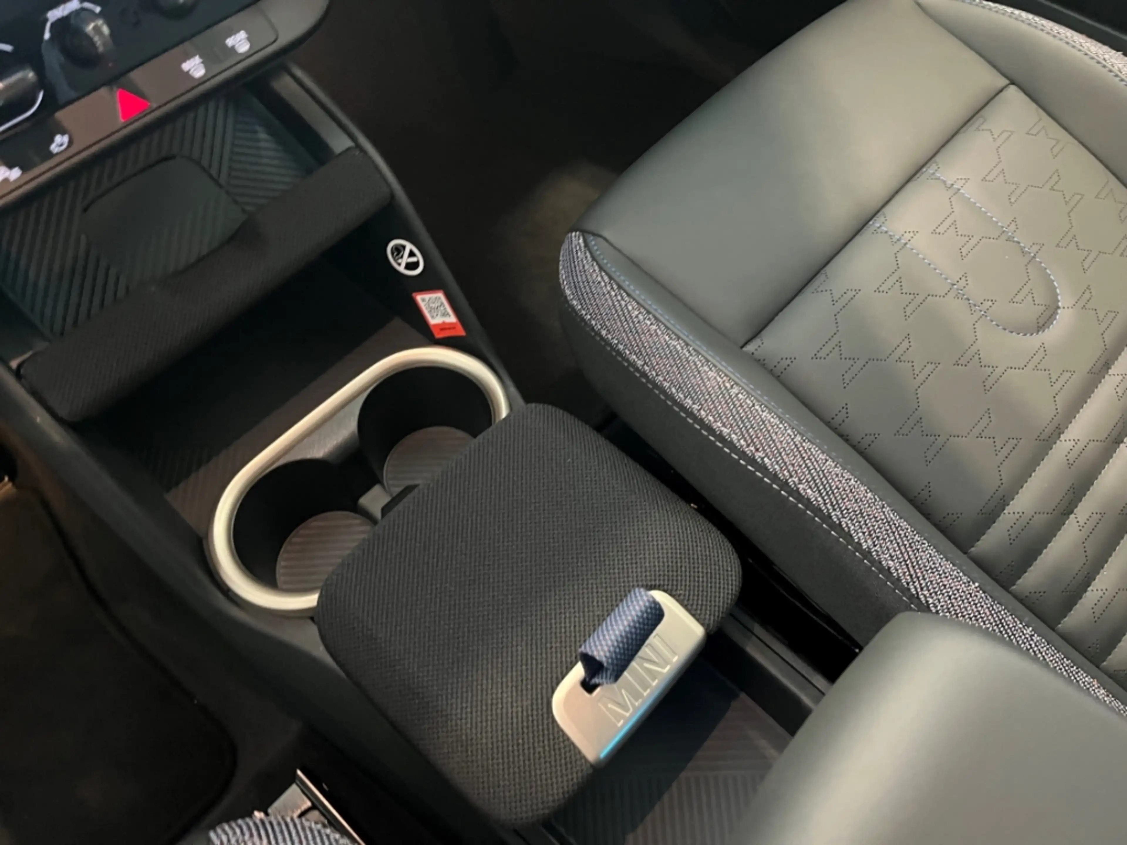 MINI Cooper D Countryman HUD Navi HarmanKardon LED Kurvenlicht El. Heckklap — photo 14