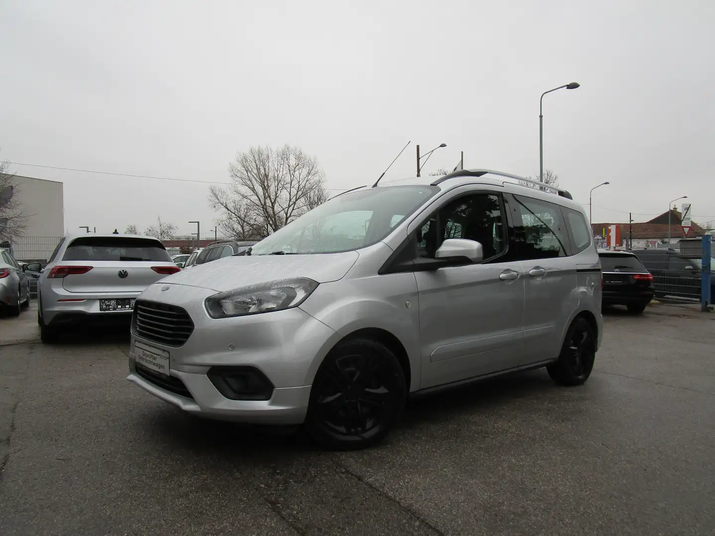 Ford Tourneo Courier Tourneo Courier 1,5 TDCi Trend Silber - 1