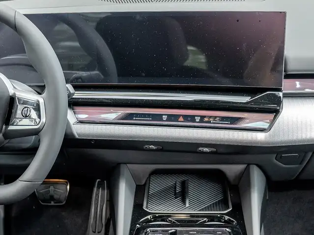 BMW I5 view 6