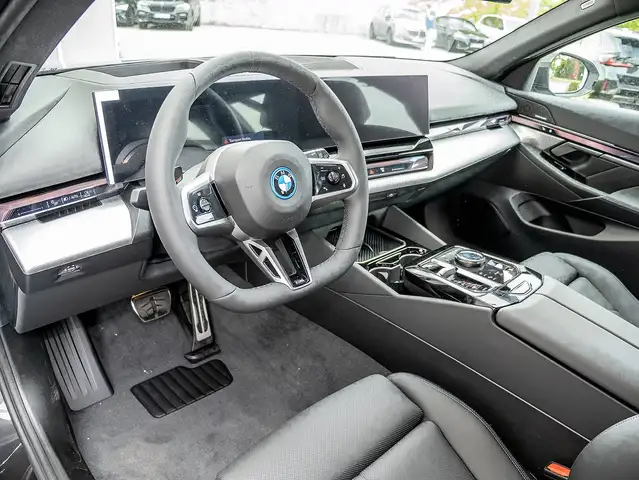 BMW I5 view 3
