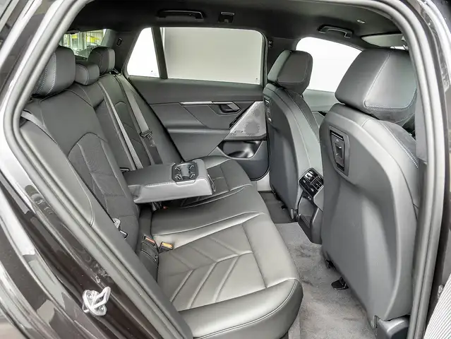 BMW I5 view 15