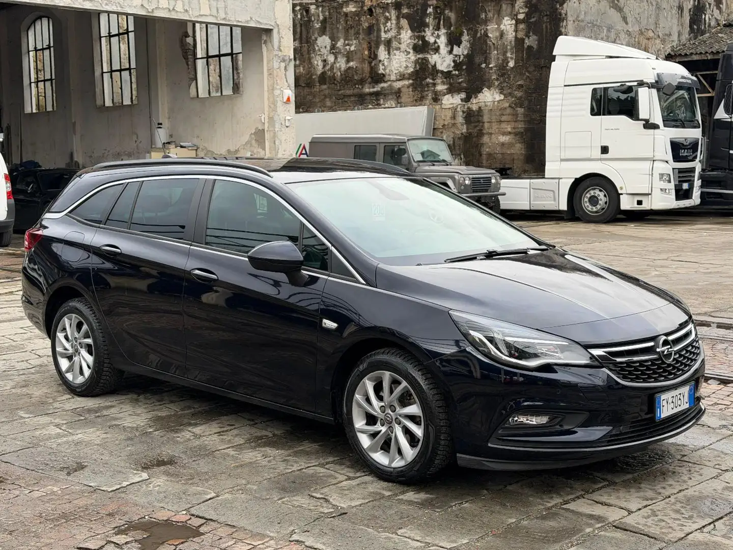 Opel Astra 1.6 CDTi 136CV aut. Sports Tourer Business Blau - 2