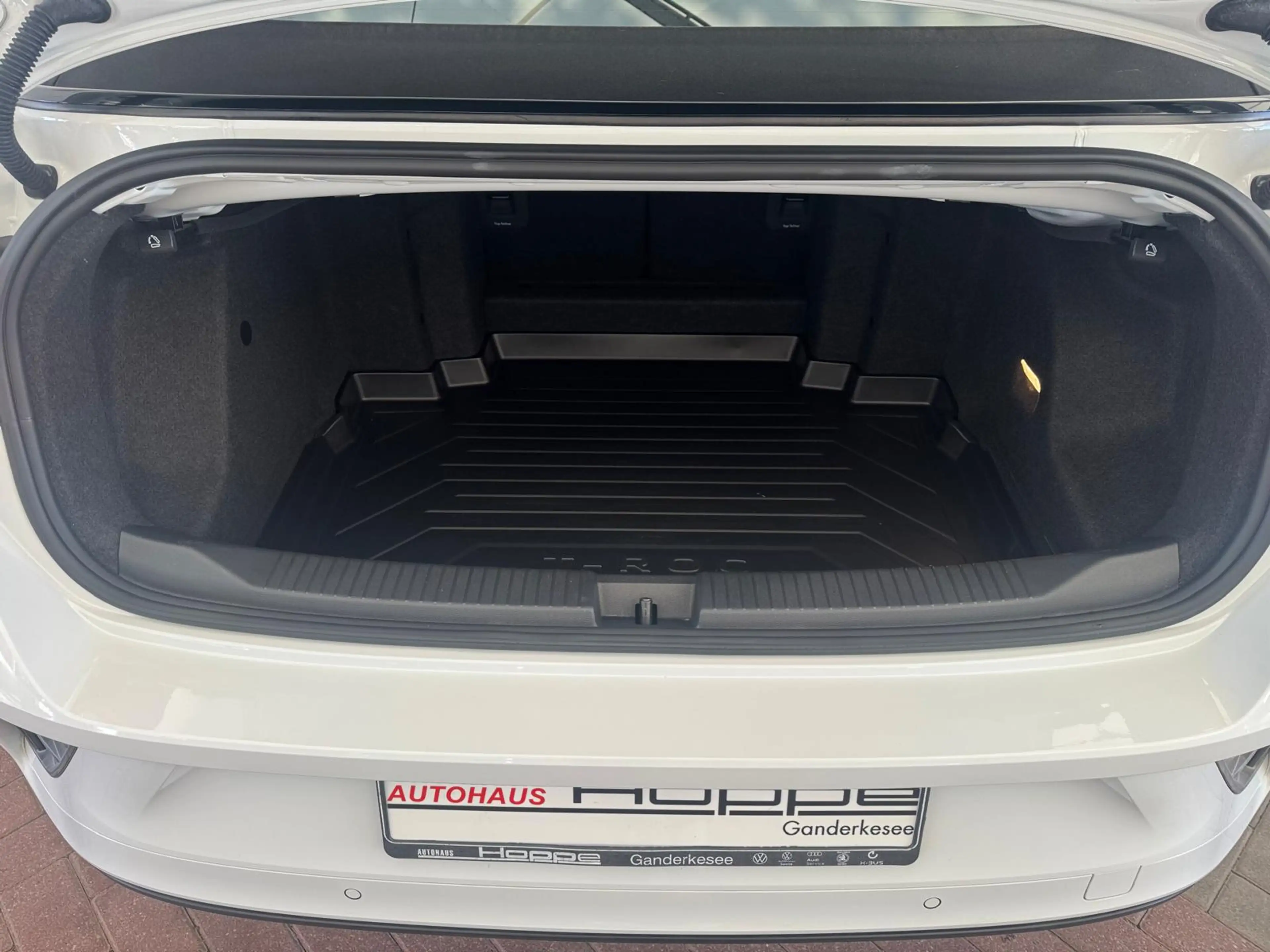 Volkswagen T-Roc R-Line 1.5TSI DSG+KAMERA+MATRIX+LEDER+ACC+NAVI — photo 15